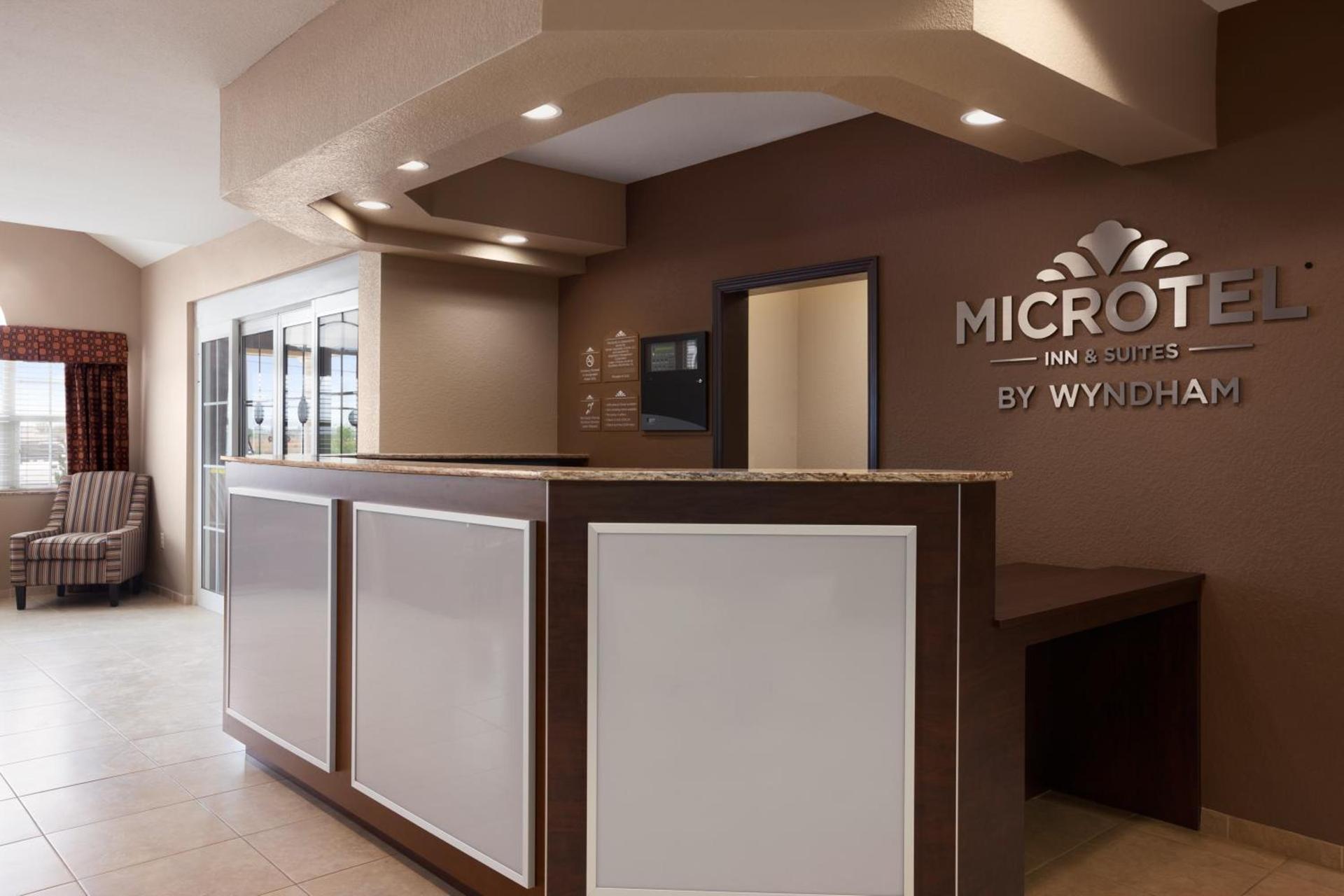 Microtel Inn & Suites Cotulla photo 8