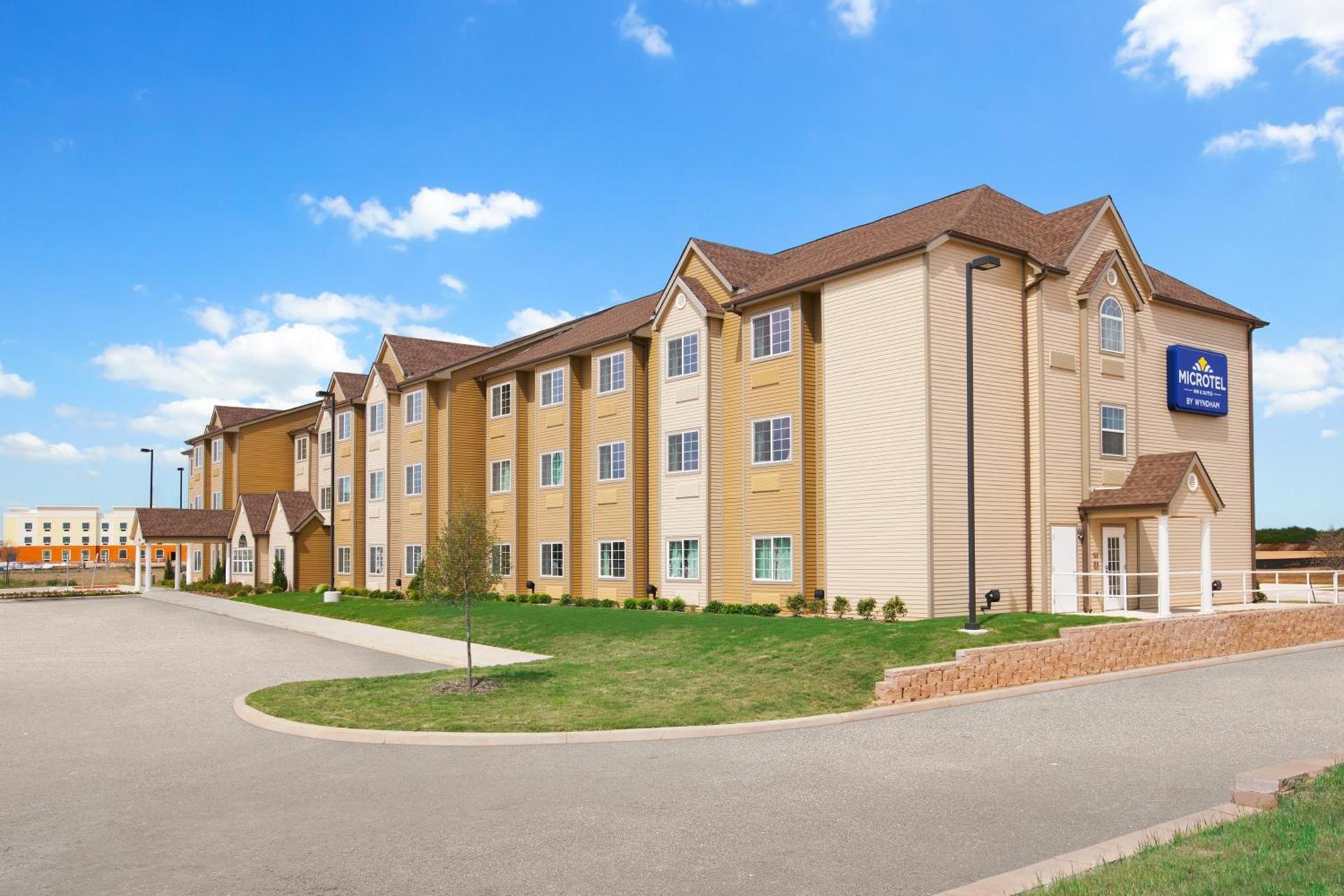 Microtel Inn & Suites Cotulla photo 3