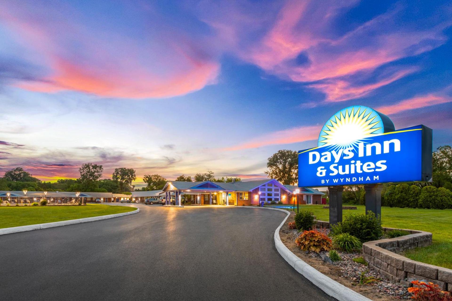Days Inn by Wyndham Wauseon photo 32