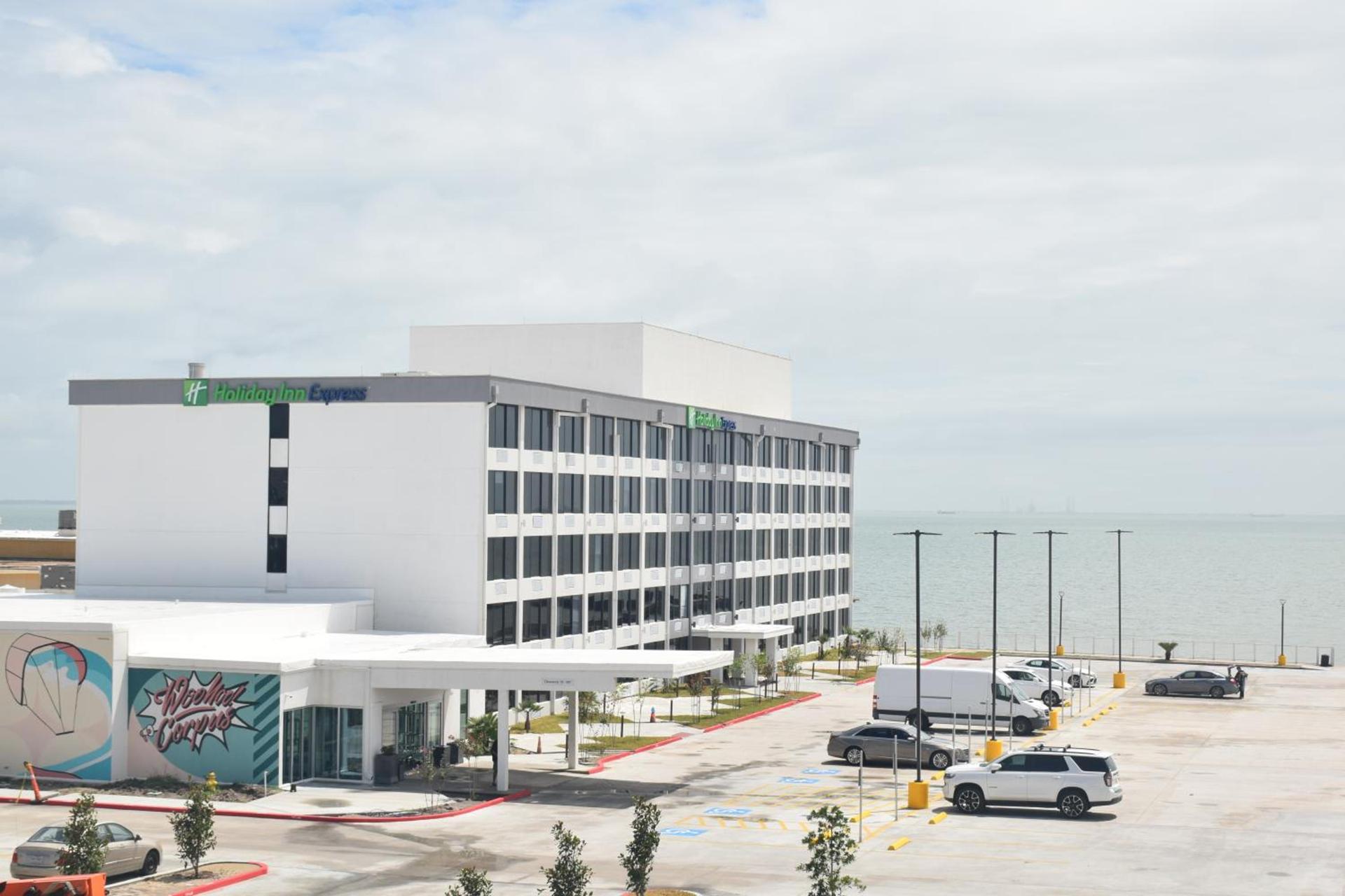 Holiday Inn Express Corpus Christi - Beachfront by IHG photo 1