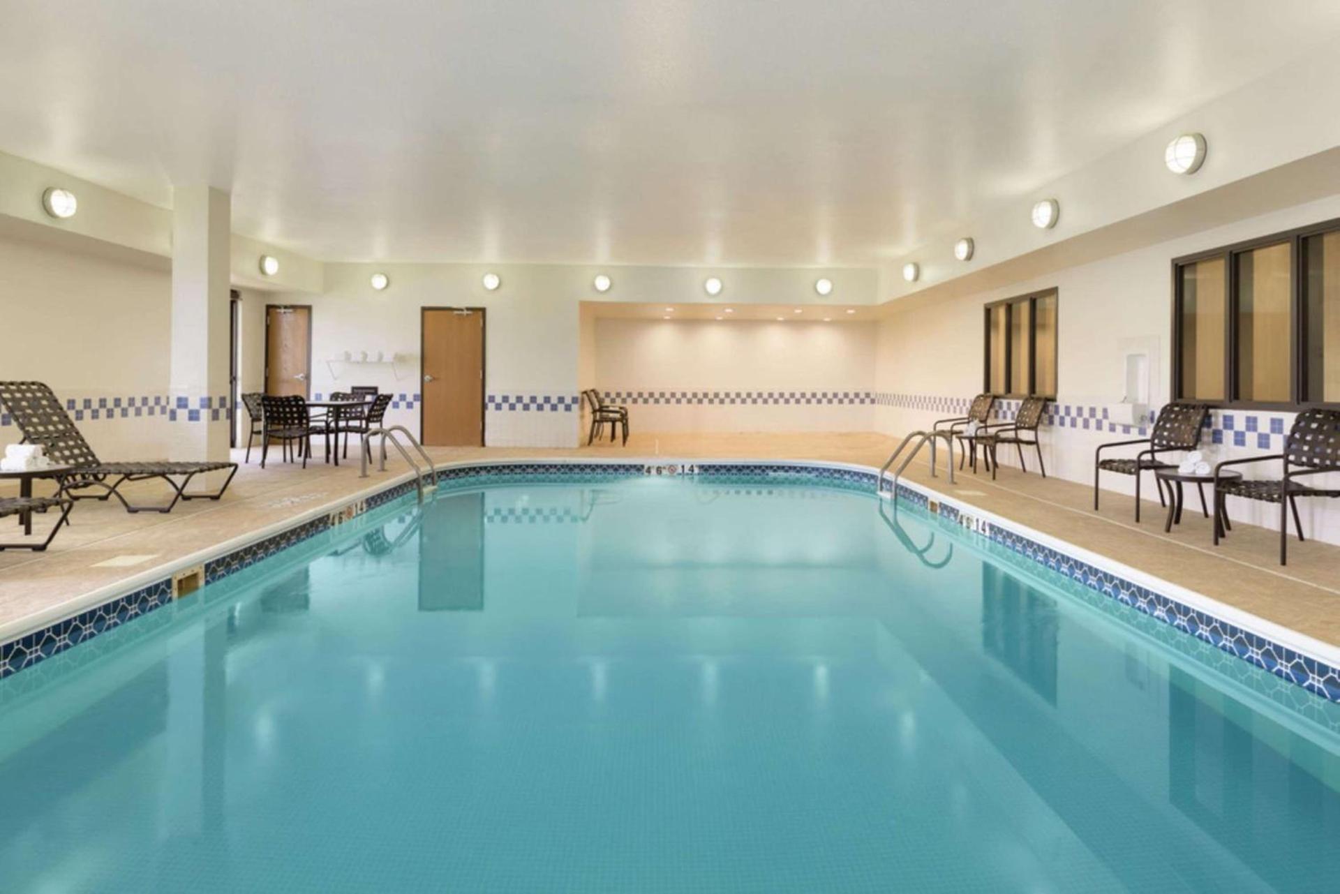 Hampton Inn Chicago-Tinley Park photo 6
