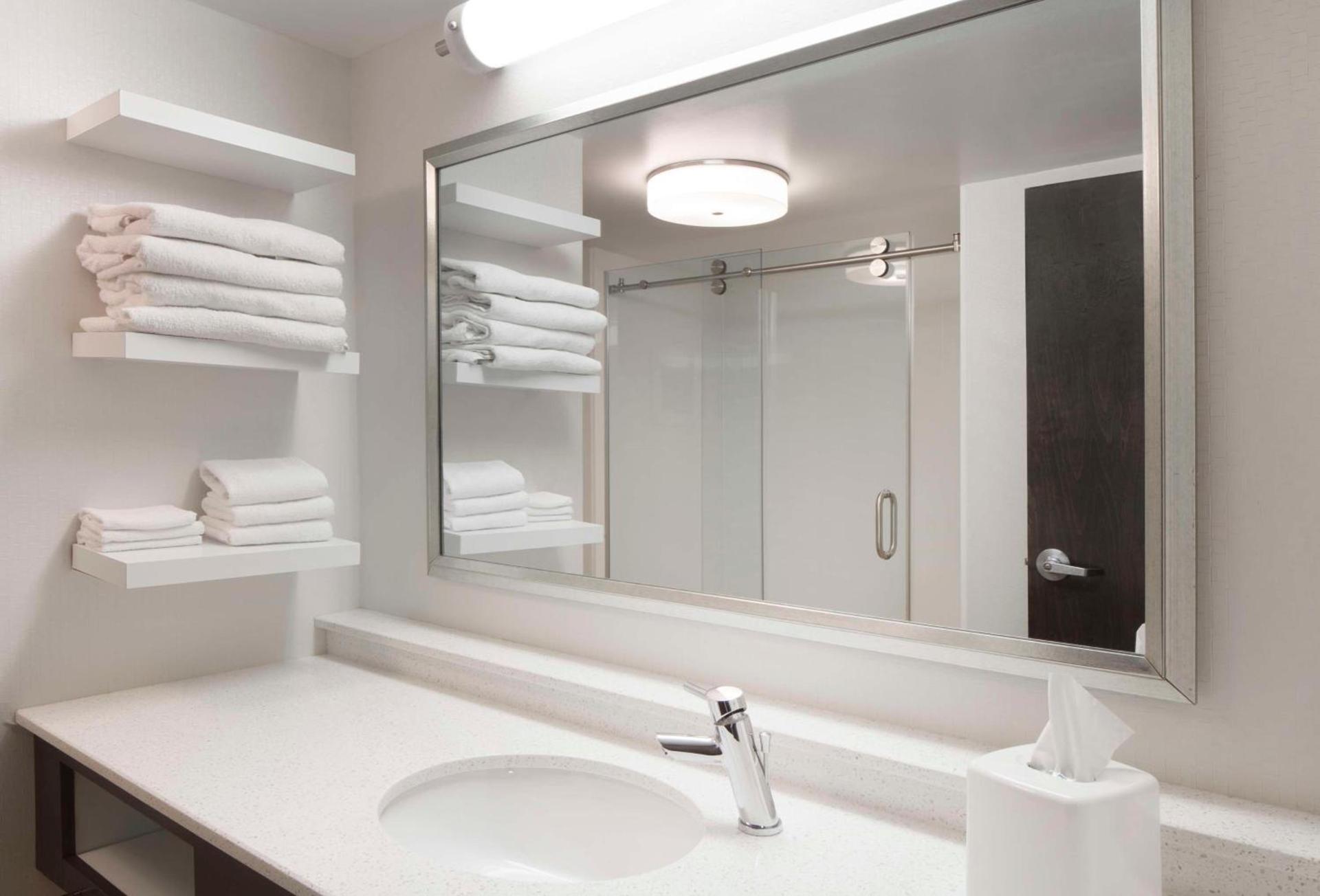 Hampton Inn Charleston-Southridge photo 20