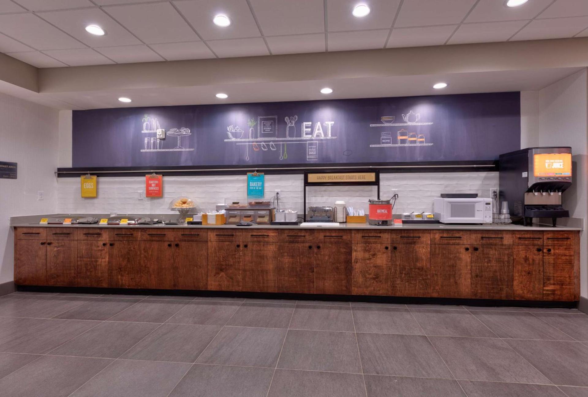 Hampton Inn Norfolk photo 14