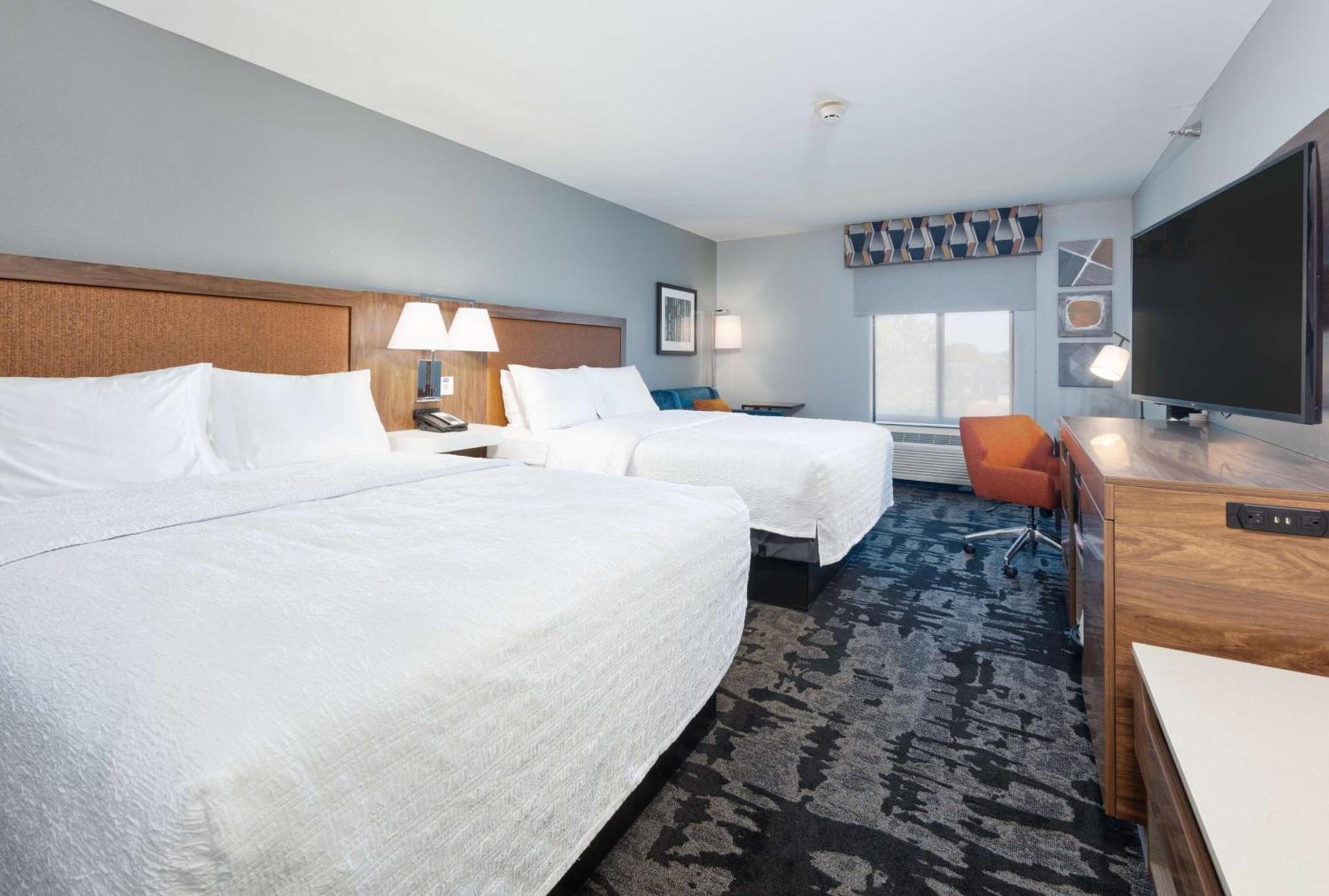 Hampton Inn Norfolk photo 16
