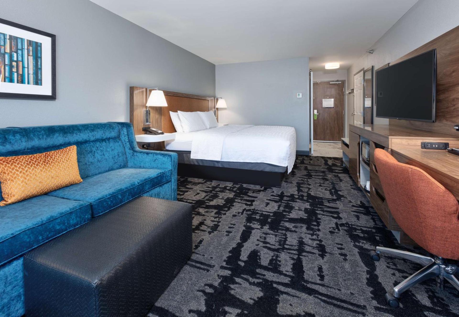 Hampton Inn Norfolk photo 17