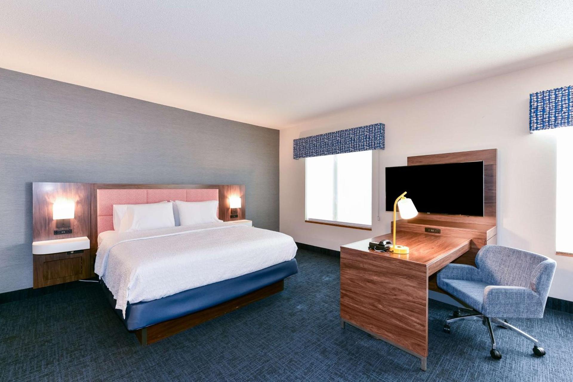 Hampton Inn & Suites Pittsburg photo 14