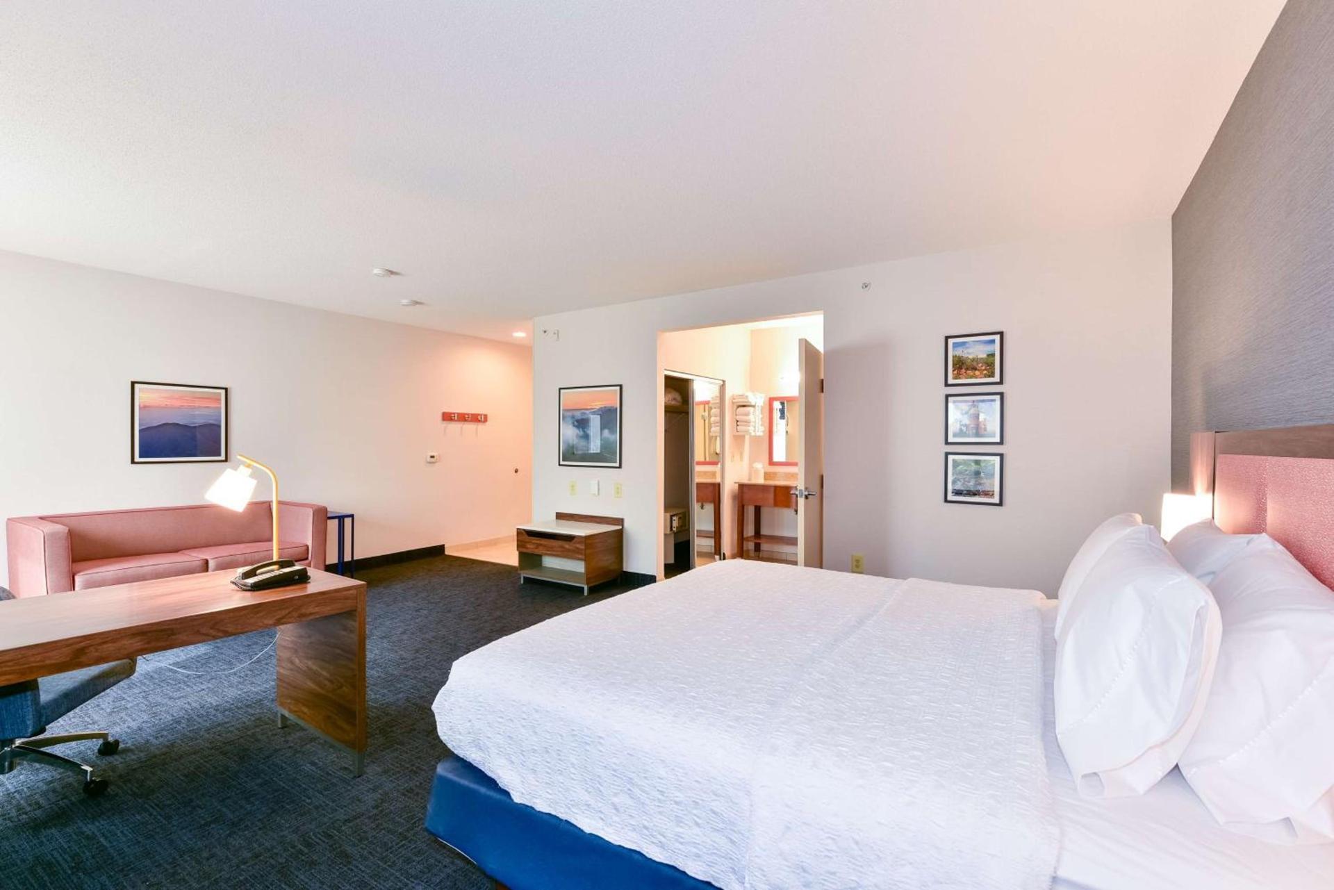 Hampton Inn & Suites Pittsburg photo 40