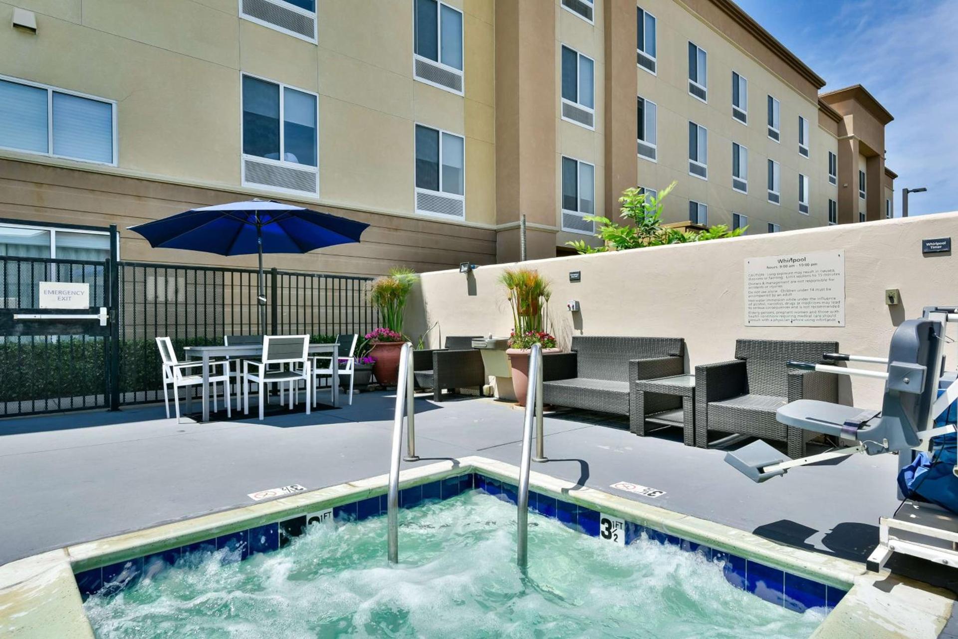 Hampton Inn & Suites Pittsburg photo 41