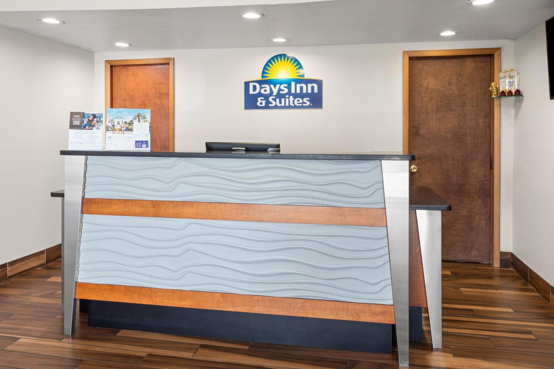 Days Inn by Wyndham Wauseon photo 34
