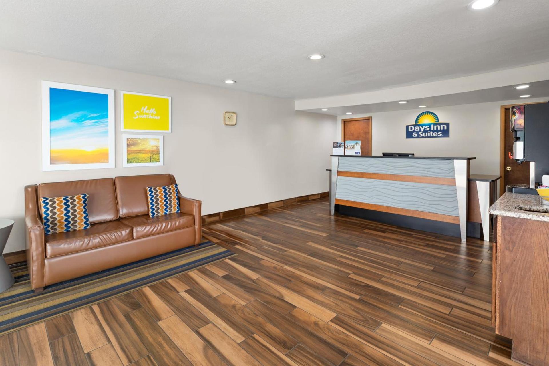 Days Inn by Wyndham Wauseon photo 35