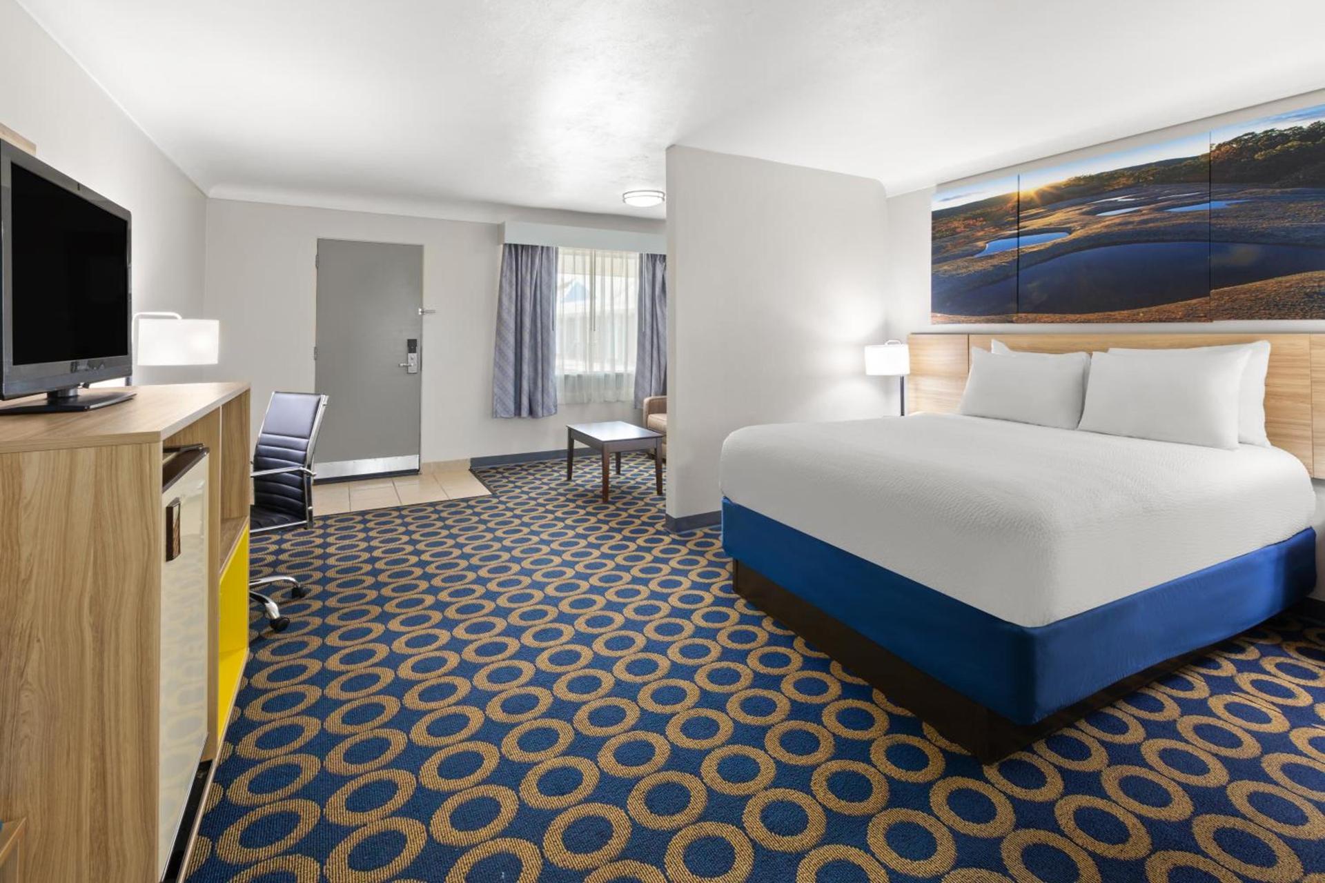 Days Inn by Wyndham Wauseon photo 47