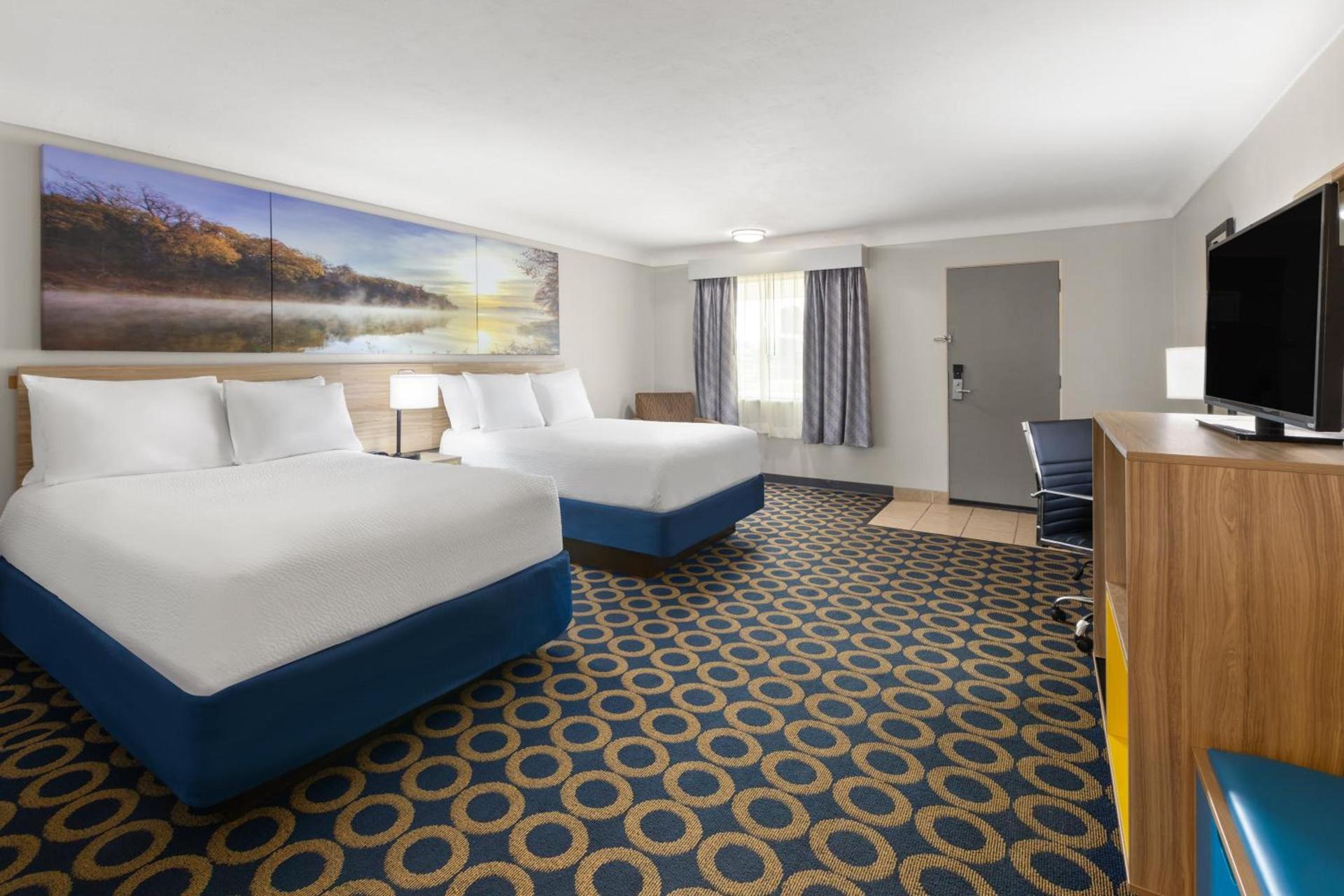 Days Inn by Wyndham Wauseon photo 50