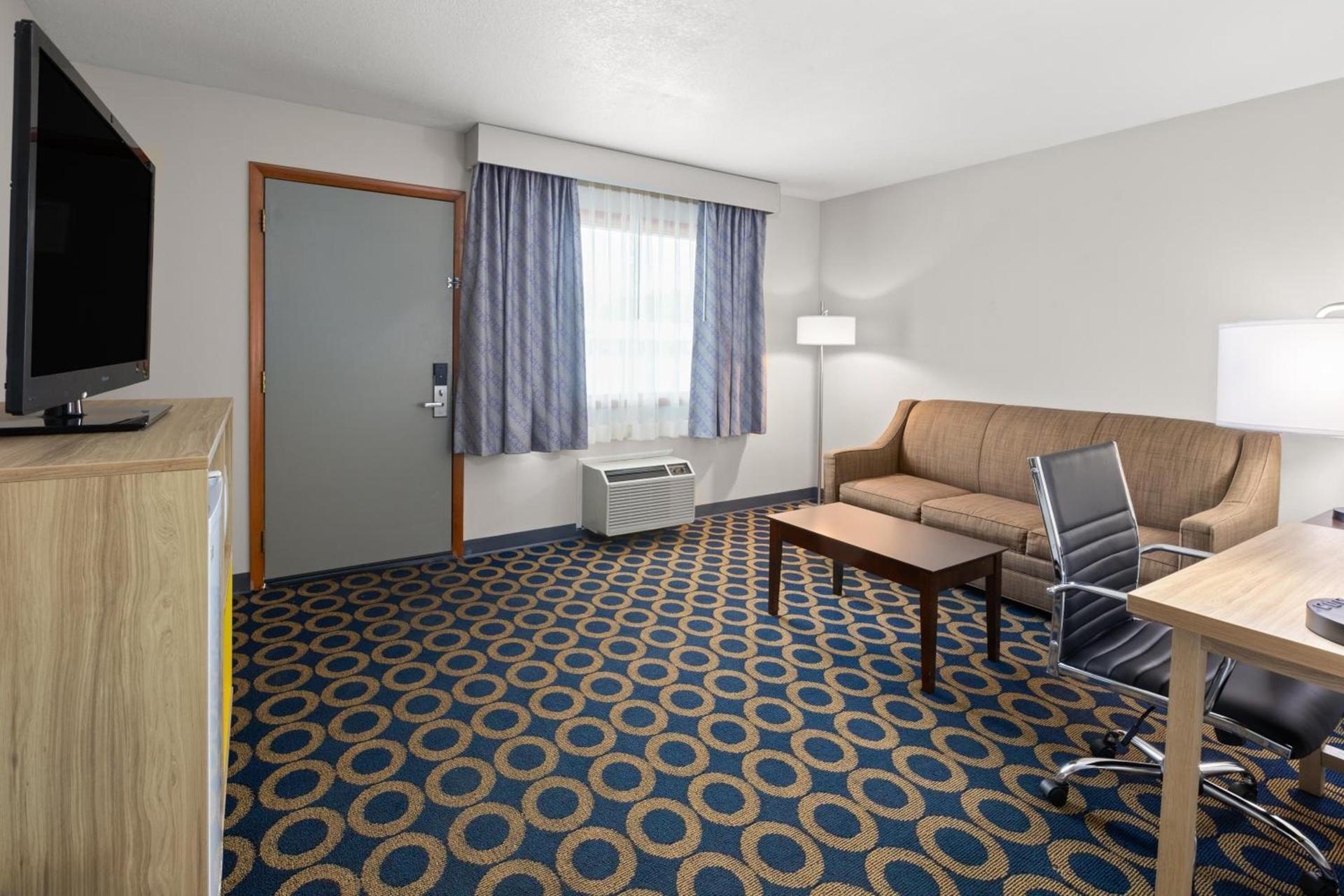 Days Inn by Wyndham Wauseon photo 53