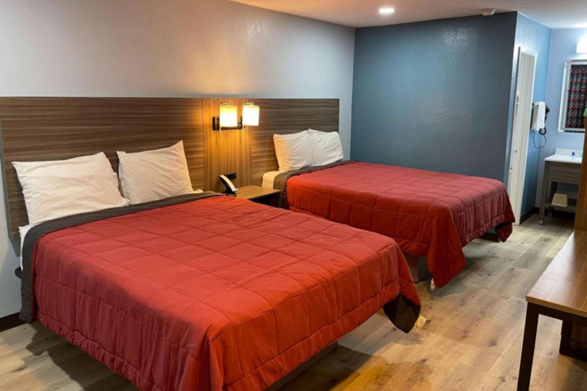 Rodeway Inn & Suites Brookhaven photo 20