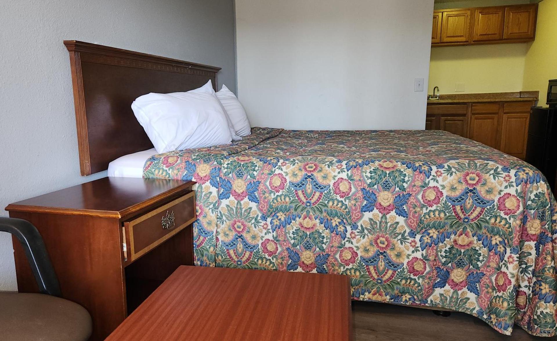 Rodeway Inn Auburn Hills - Detroit photo 4