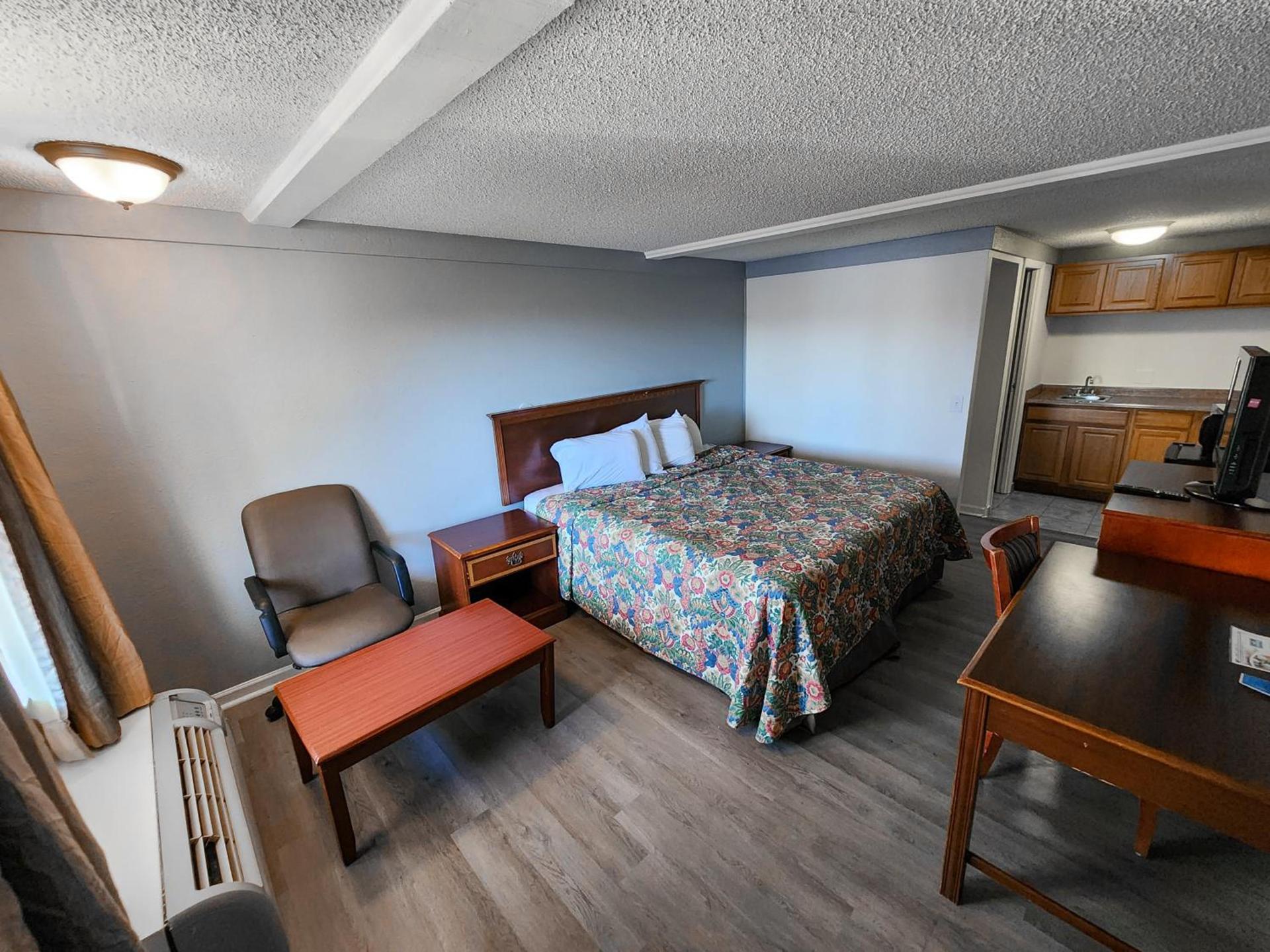 Rodeway Inn Auburn Hills - Detroit photo 6