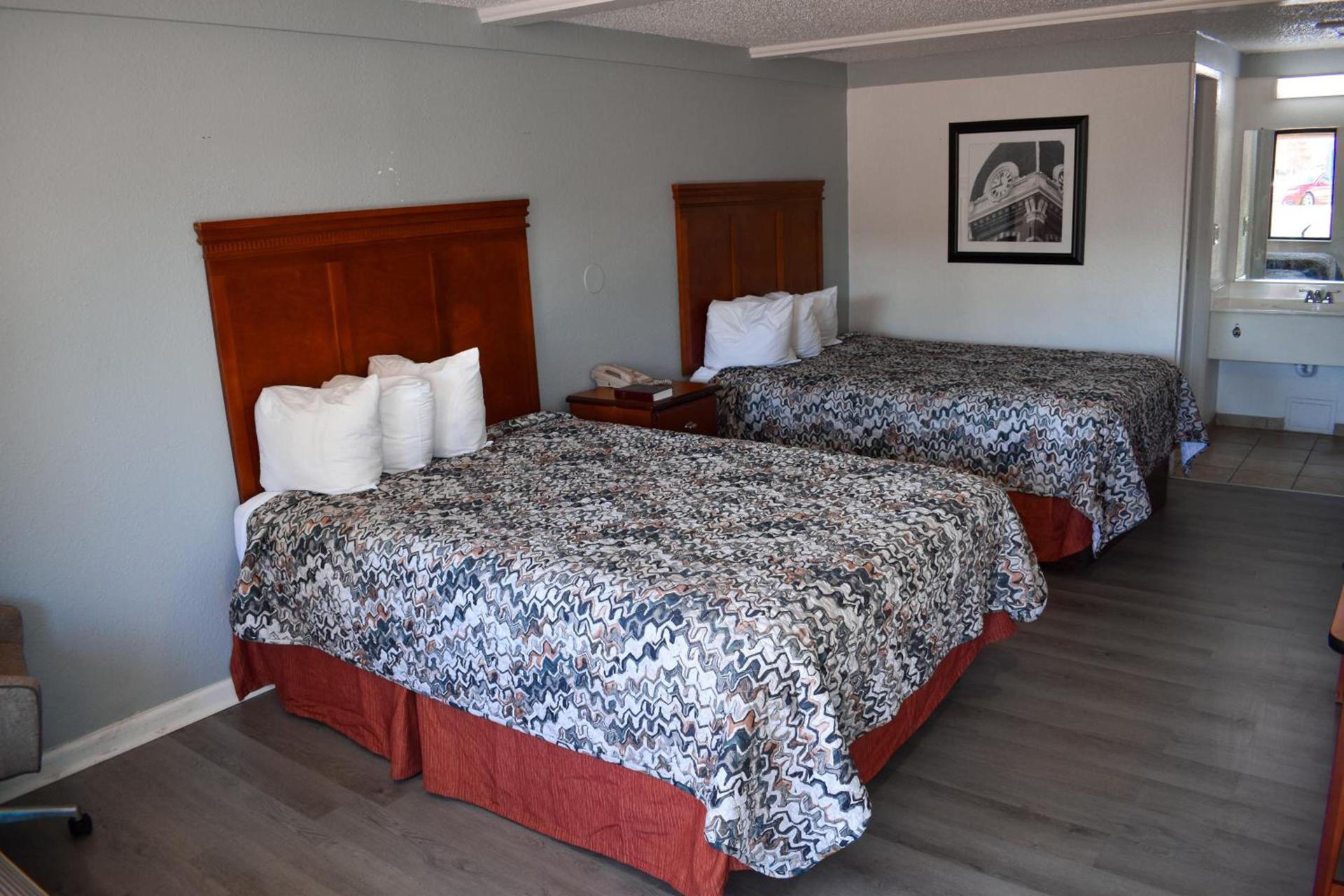 Rodeway Inn Auburn Hills - Detroit photo 12