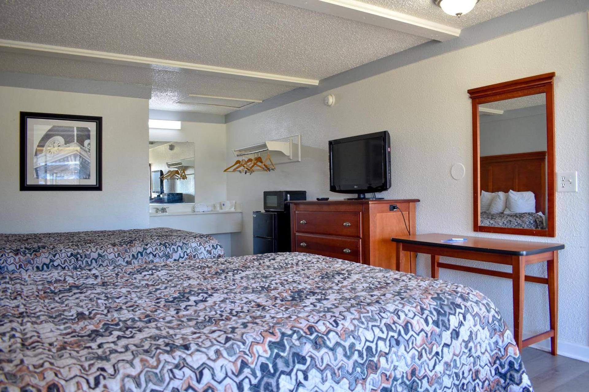 Rodeway Inn Auburn Hills - Detroit photo 15
