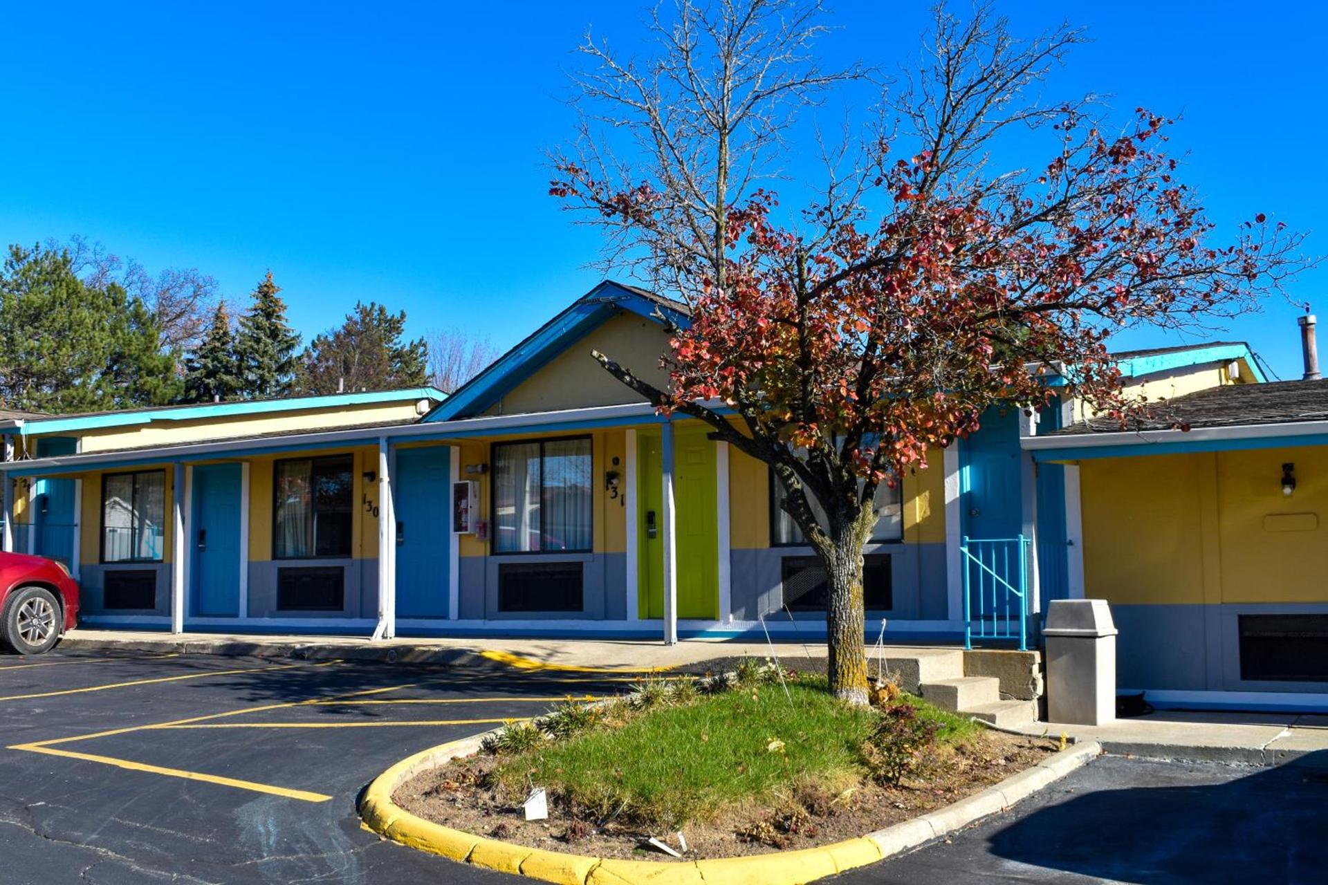 Rodeway Inn Auburn Hills - Detroit photo 14