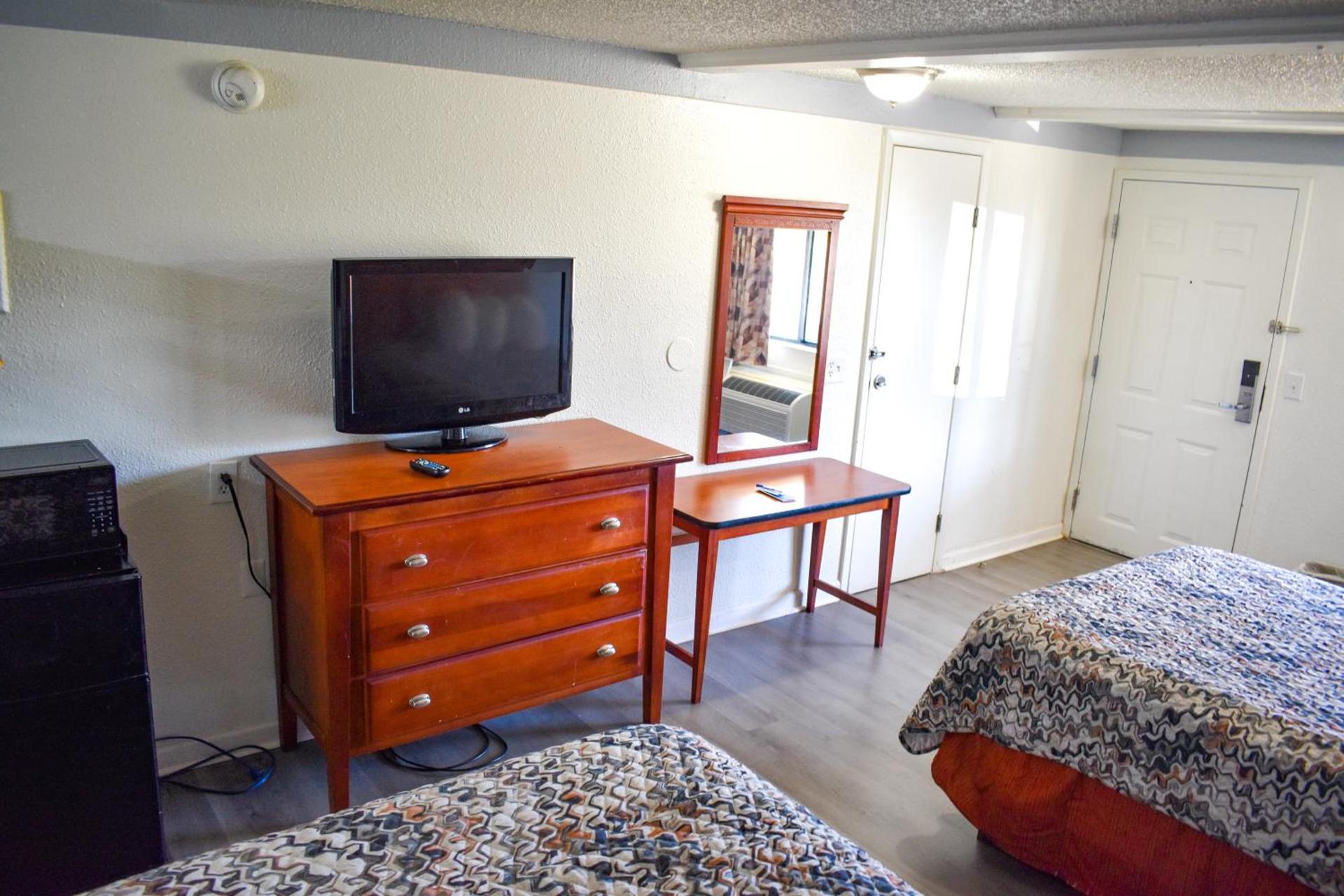 Rodeway Inn Auburn Hills - Detroit photo 23
