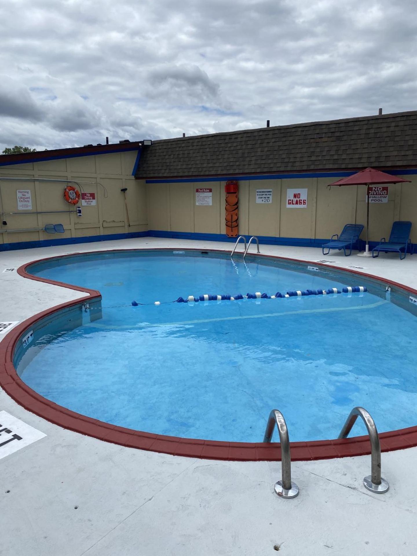 Rodeway Inn Auburn Hills - Detroit photo 2