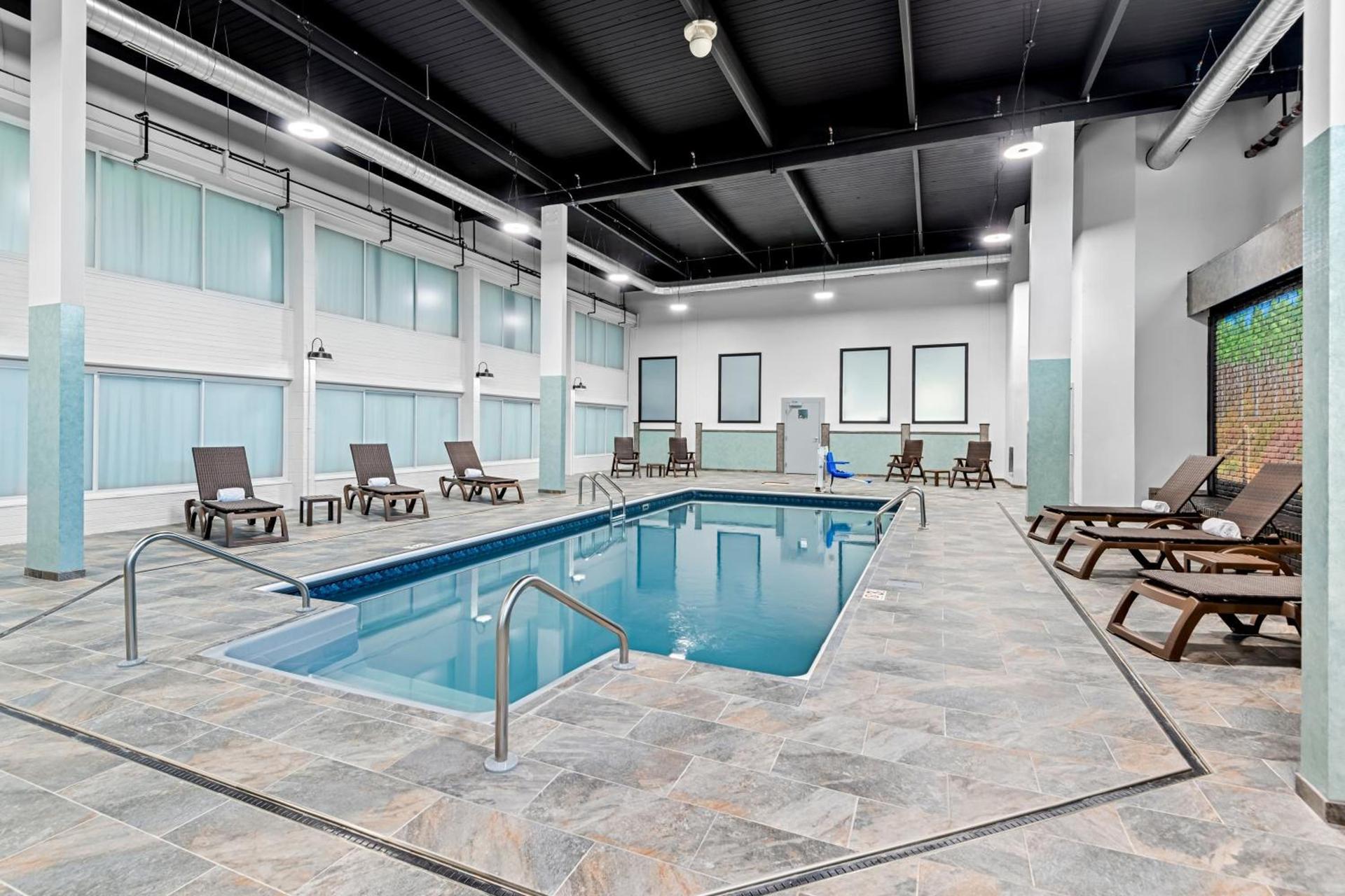 HomeTowne Studios by Red Roof & Conference Center Cortland photo 29