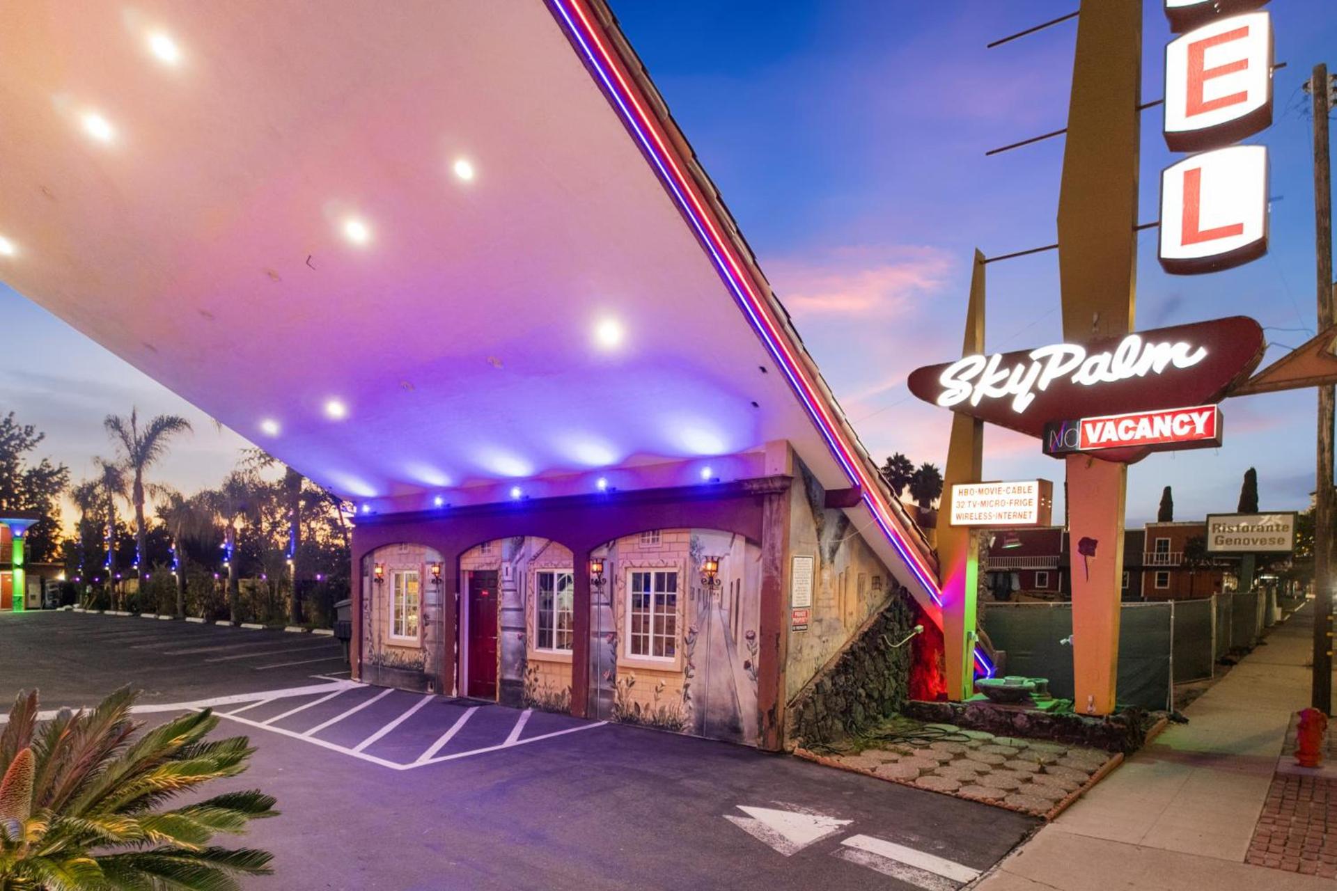 Sky Palm Motel - Orange photo 46