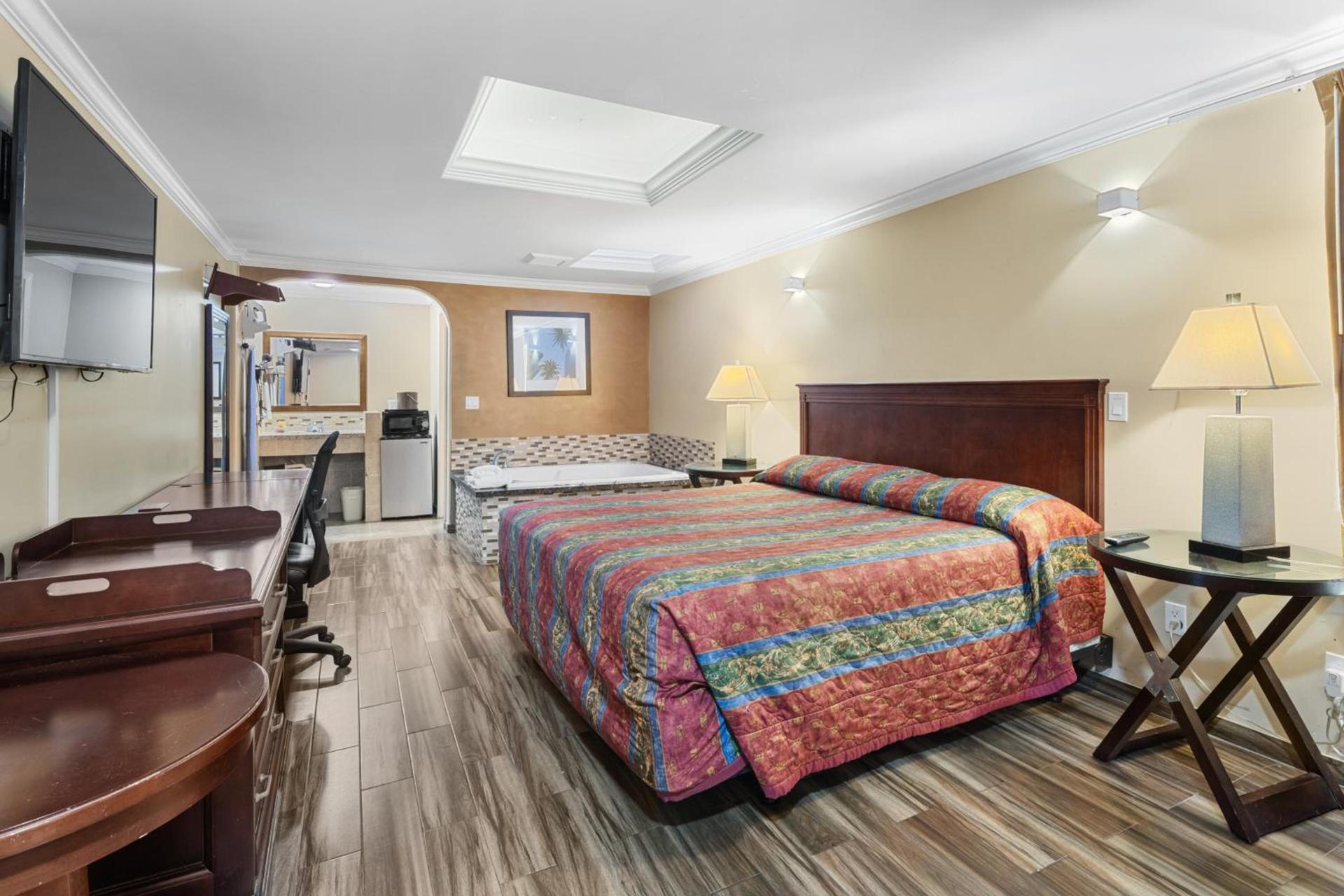 Sky Palm Motel - Orange photo 45