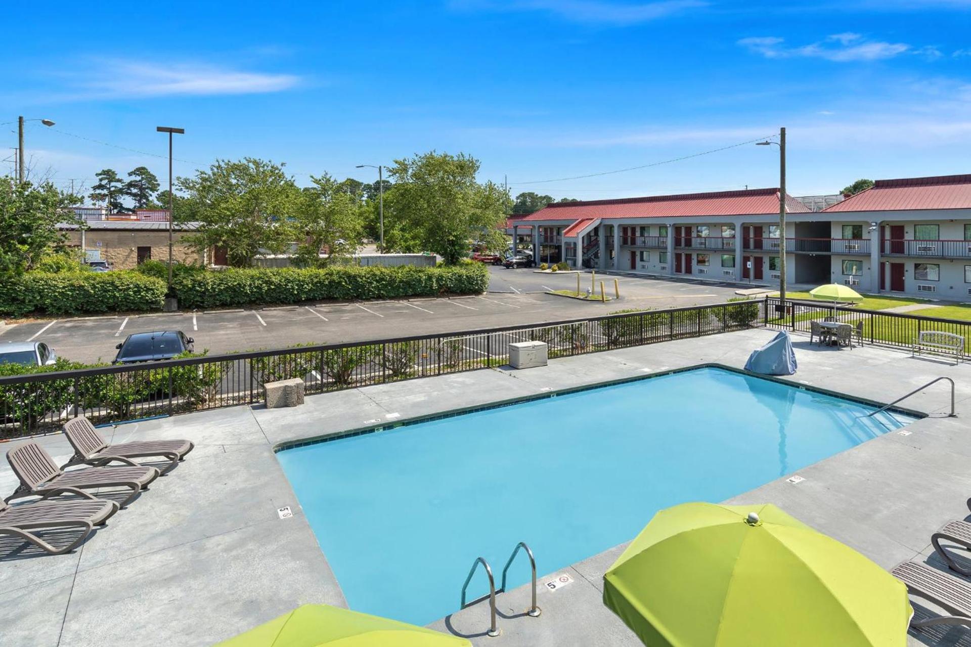 Red Roof Inn Wilmington NC photo 10