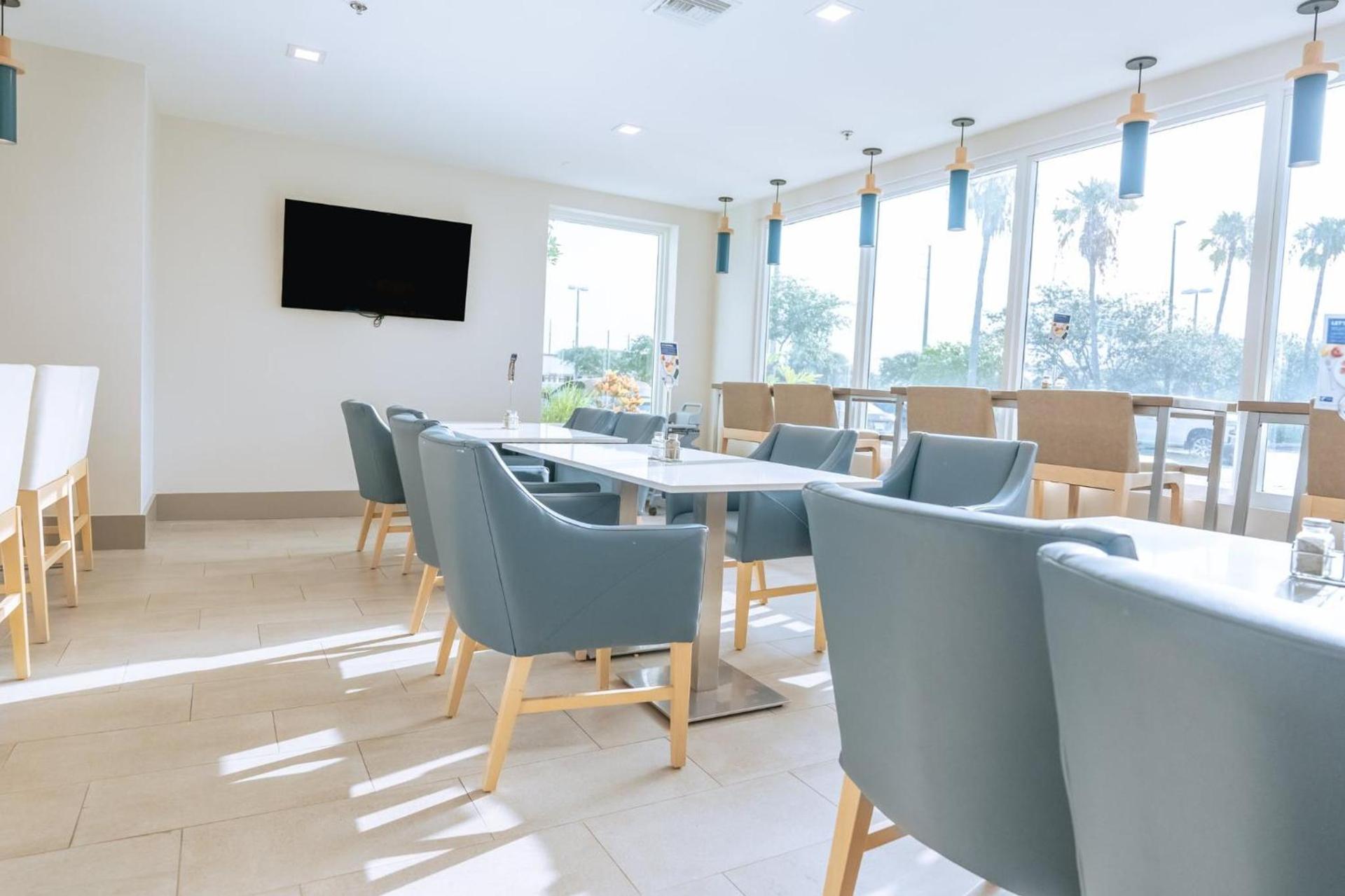Holiday Inn Express Hotel & Suites Cocoa Beach by IHG photo 38
