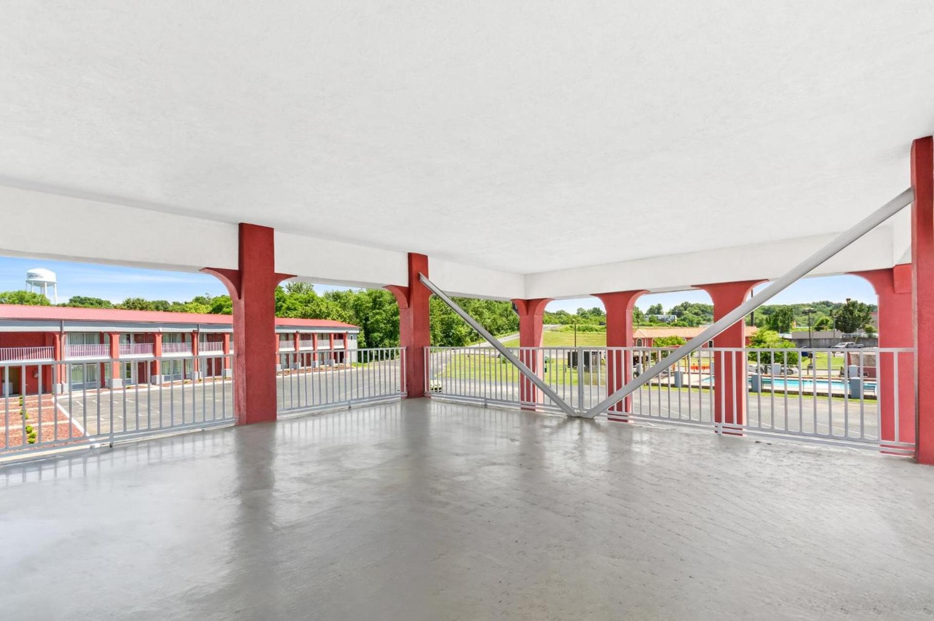 Red Roof Inn Berea photo 17