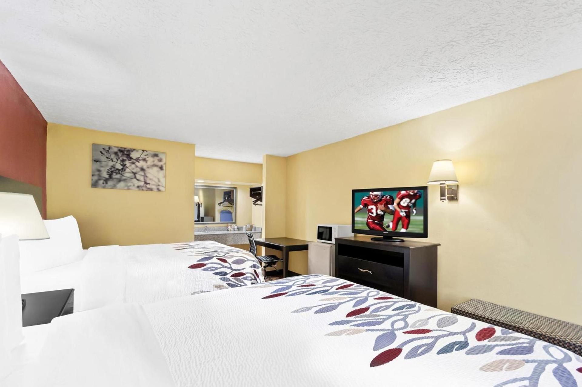 Red Roof Inn Berea photo 31
