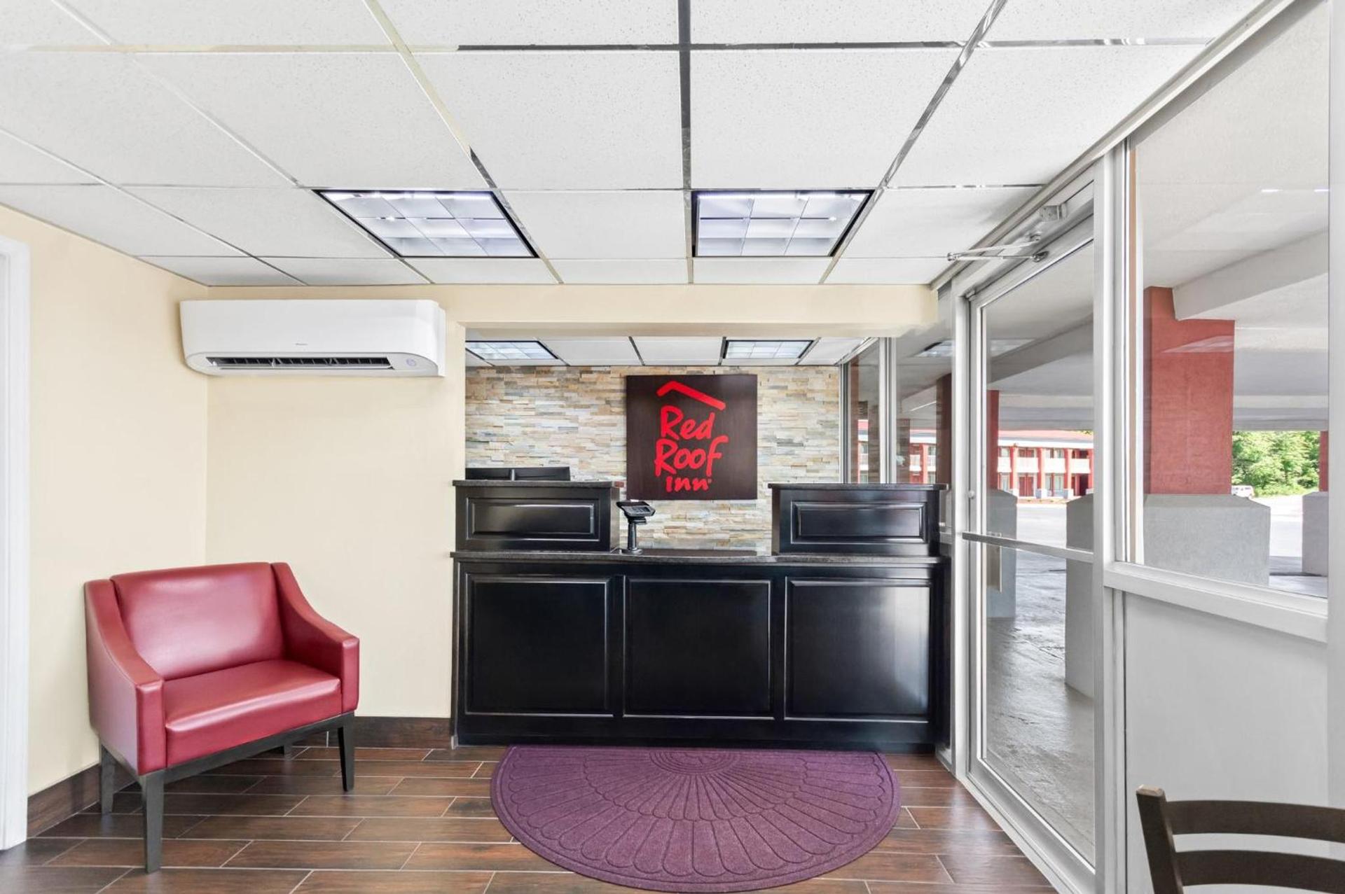 Red Roof Inn Berea photo 18