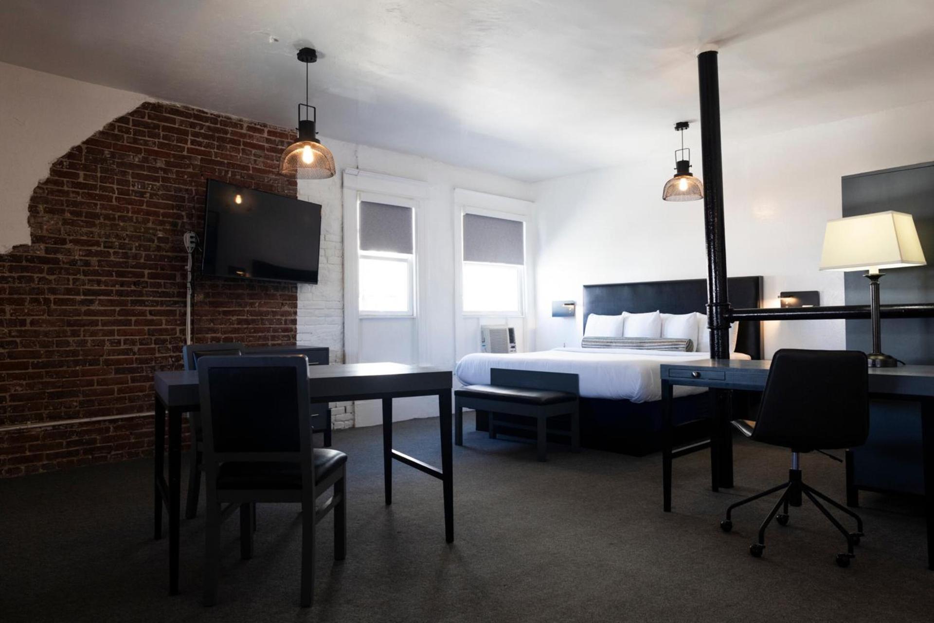 American Hotel photo 71