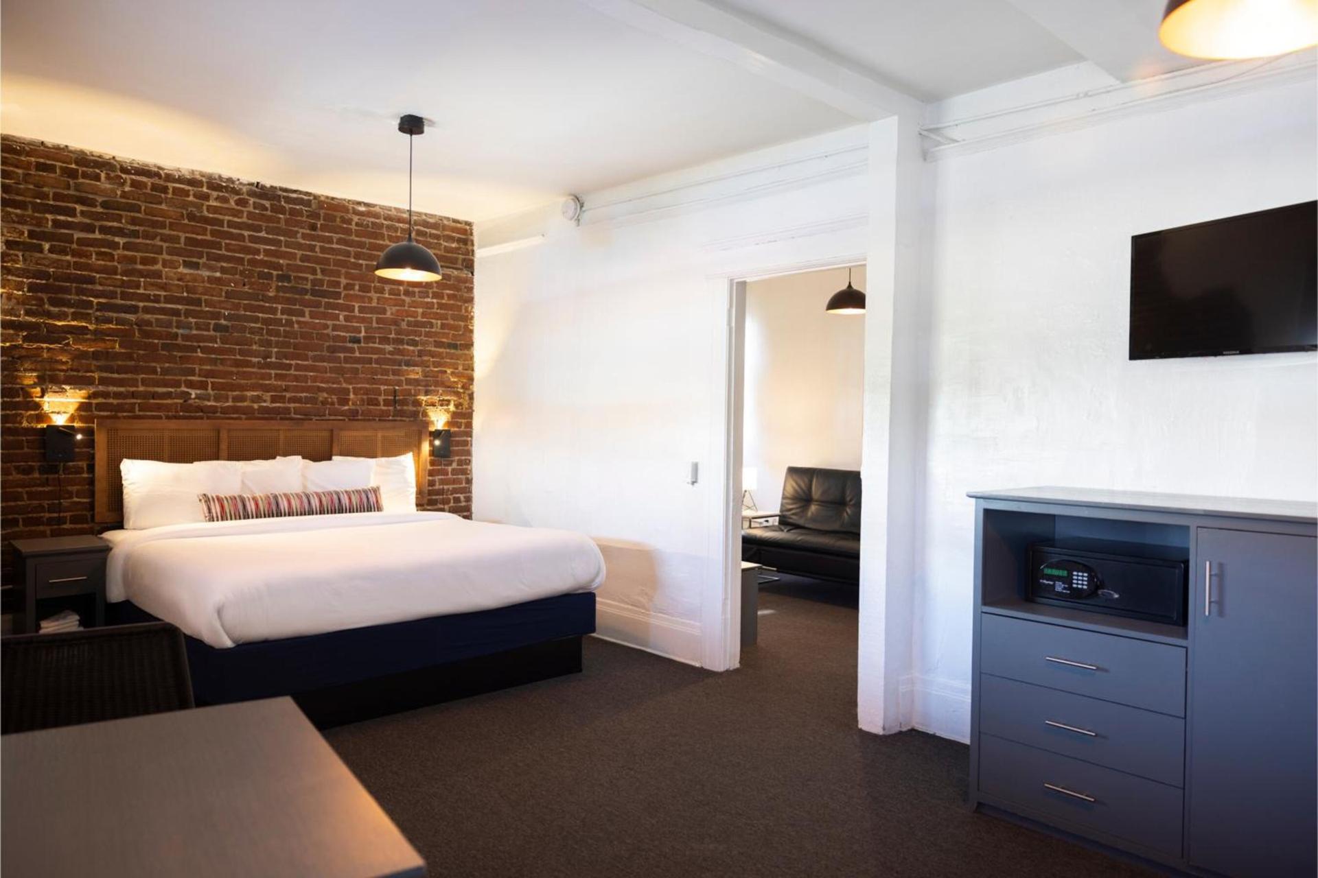 American Hotel photo 16