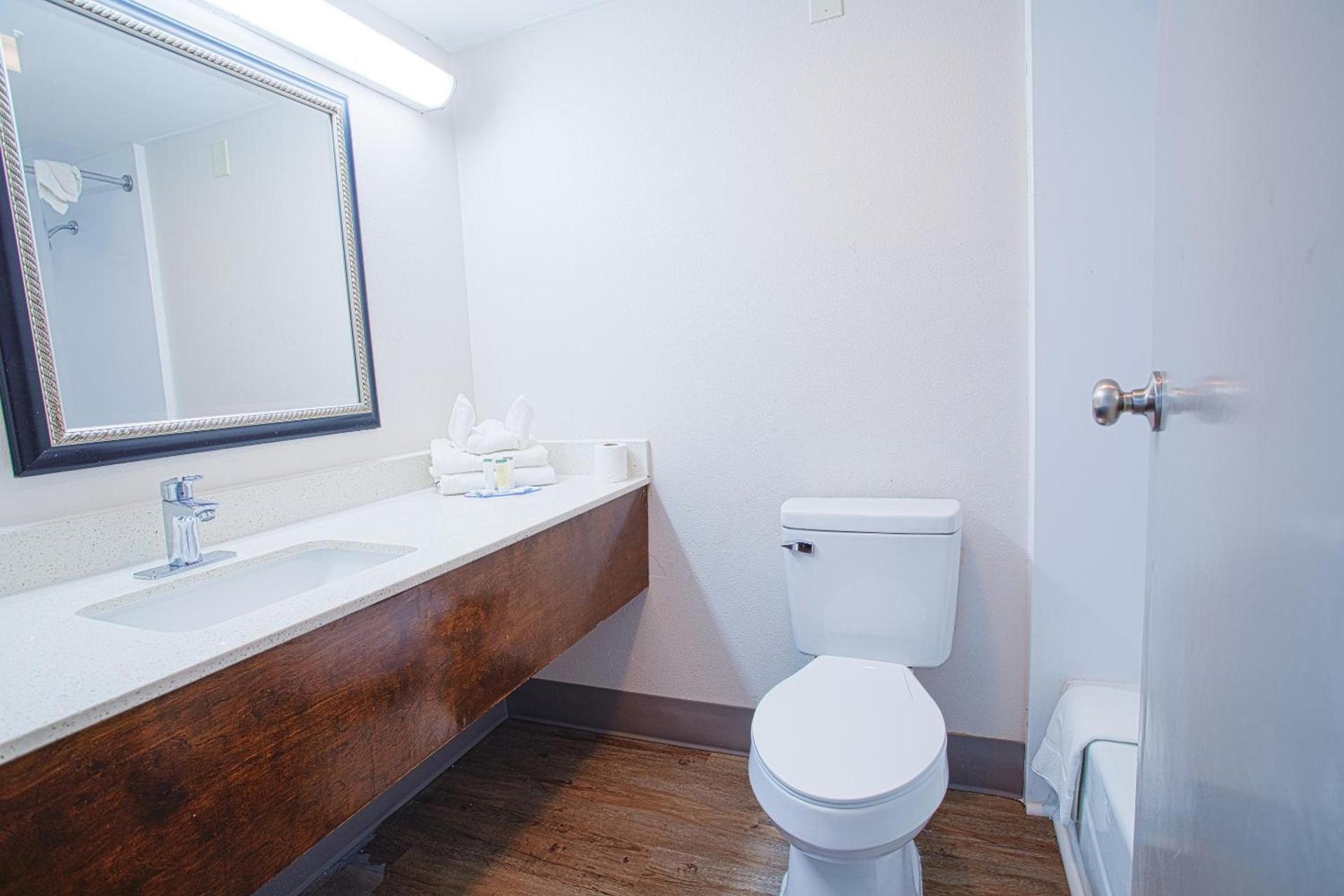 Americas Best Value Inn Winston-Salem photo 17