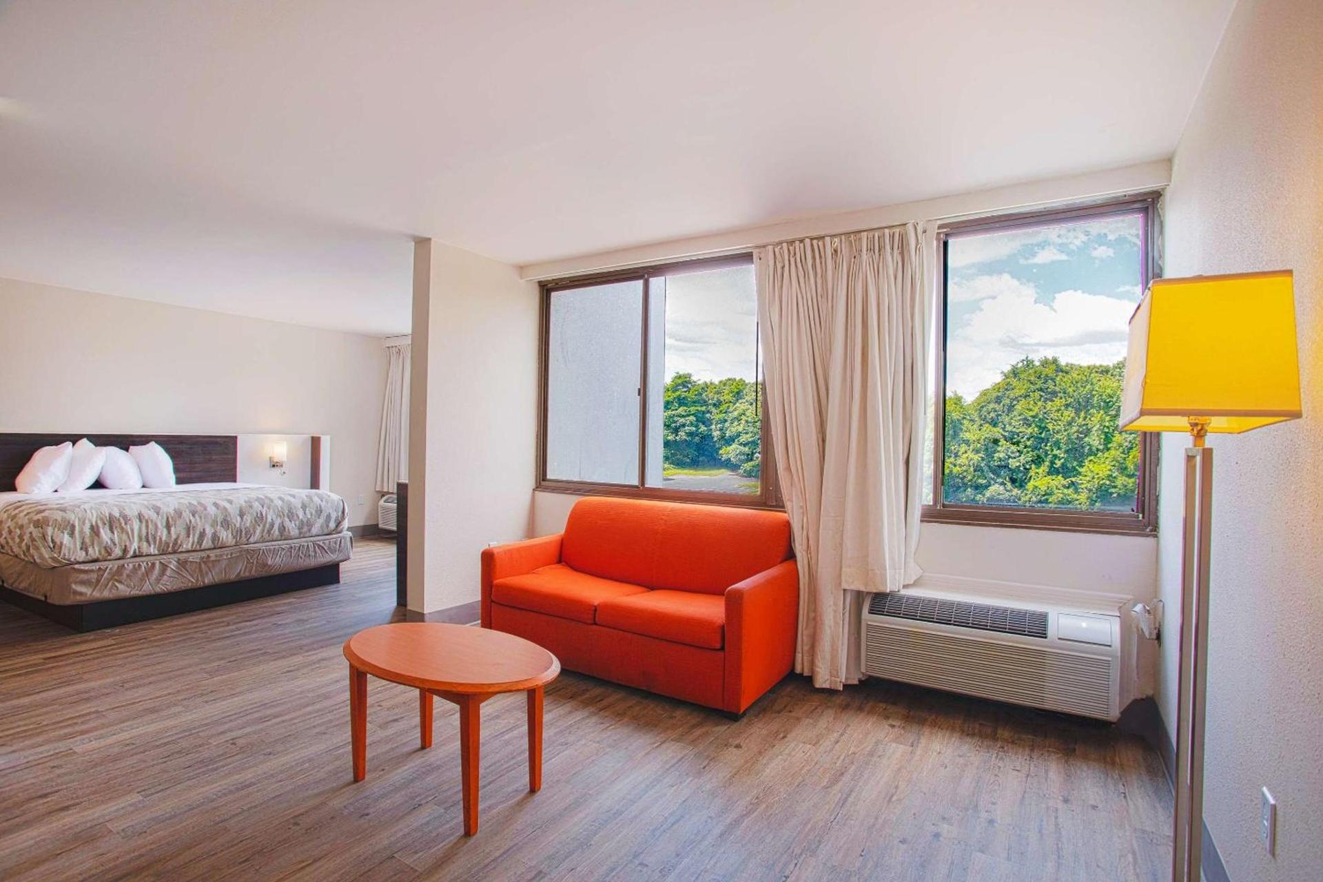 Americas Best Value Inn Winston-Salem photo 19