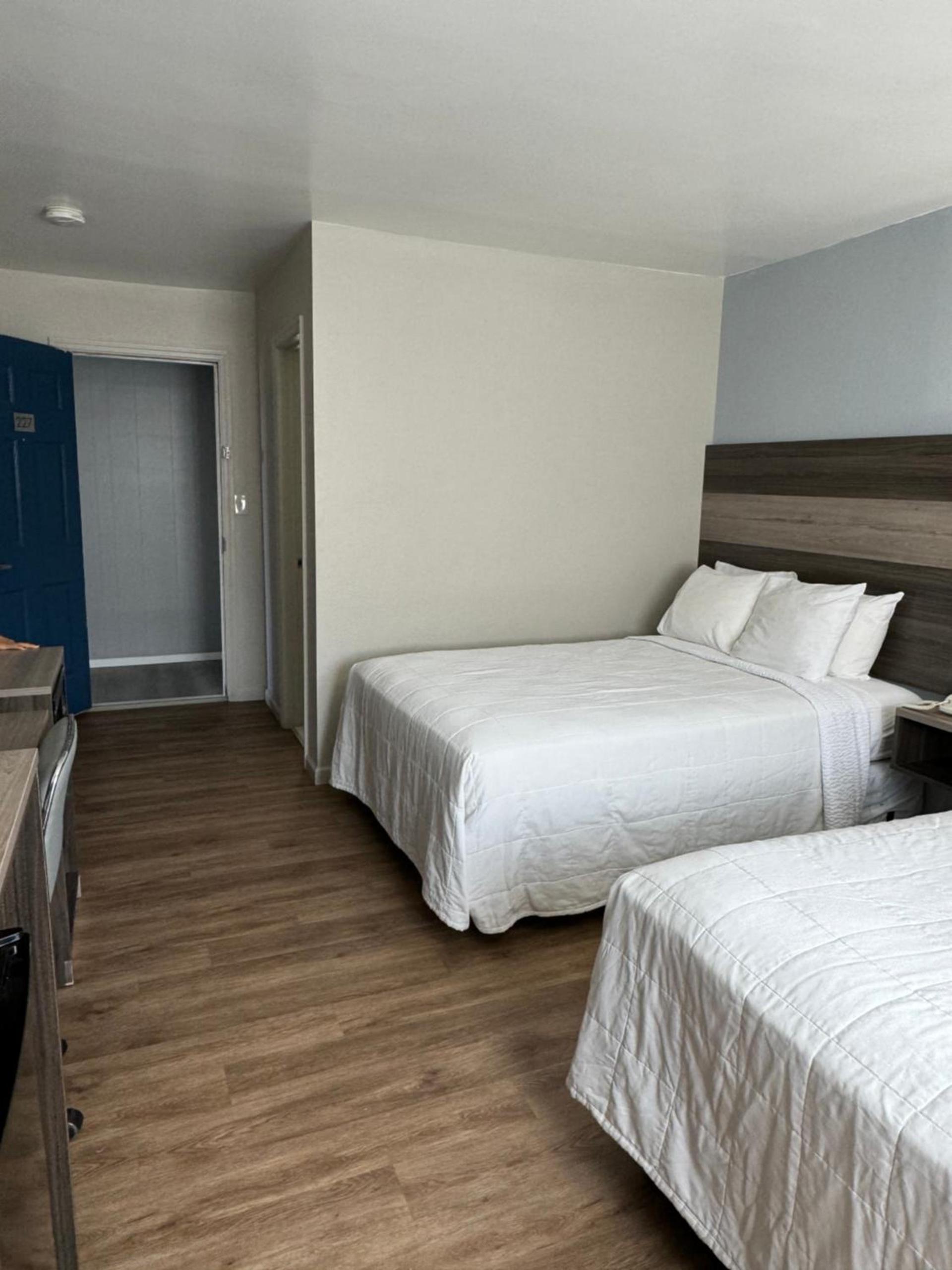 Ritz Motel photo 8