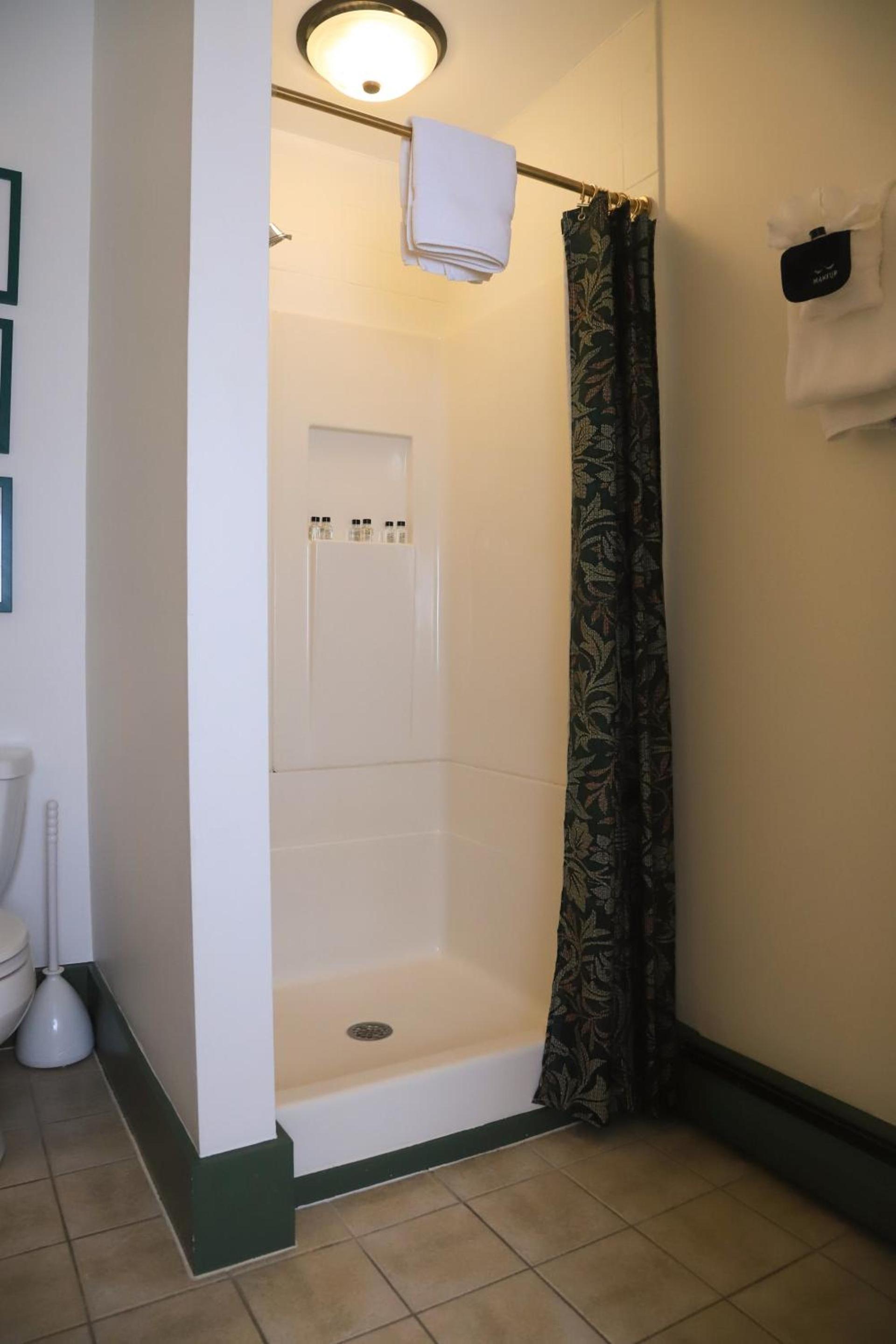 Hartstone Inn photo 40
