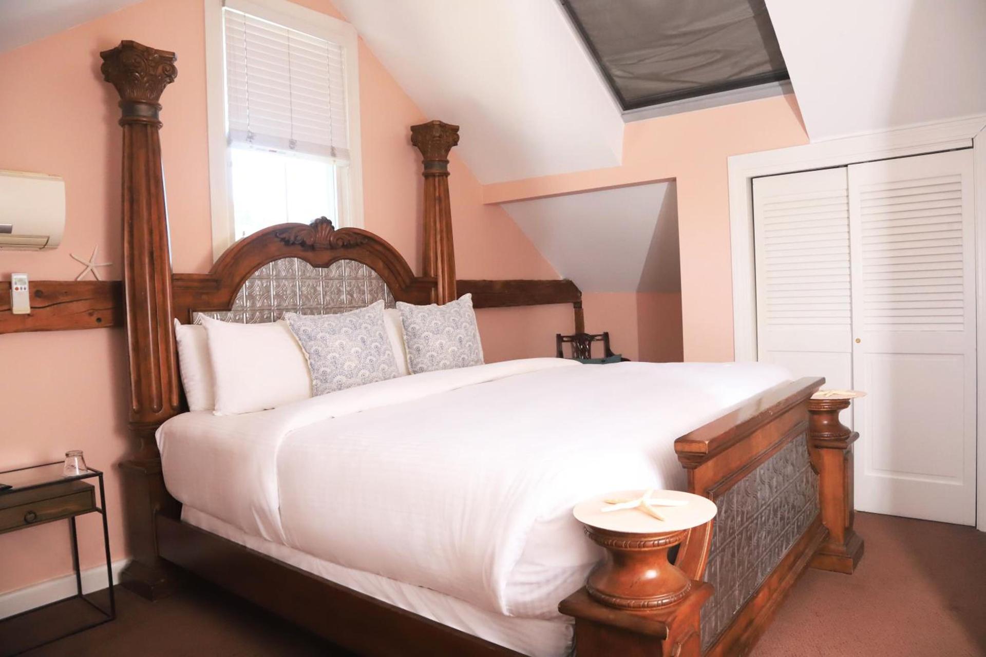Hartstone Inn photo 9