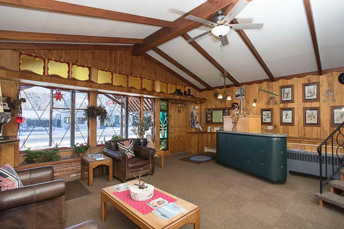 Yodeler Motel photo 3
