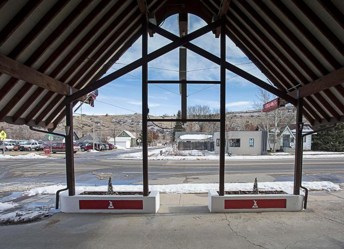 Yodeler Motel photo 13
