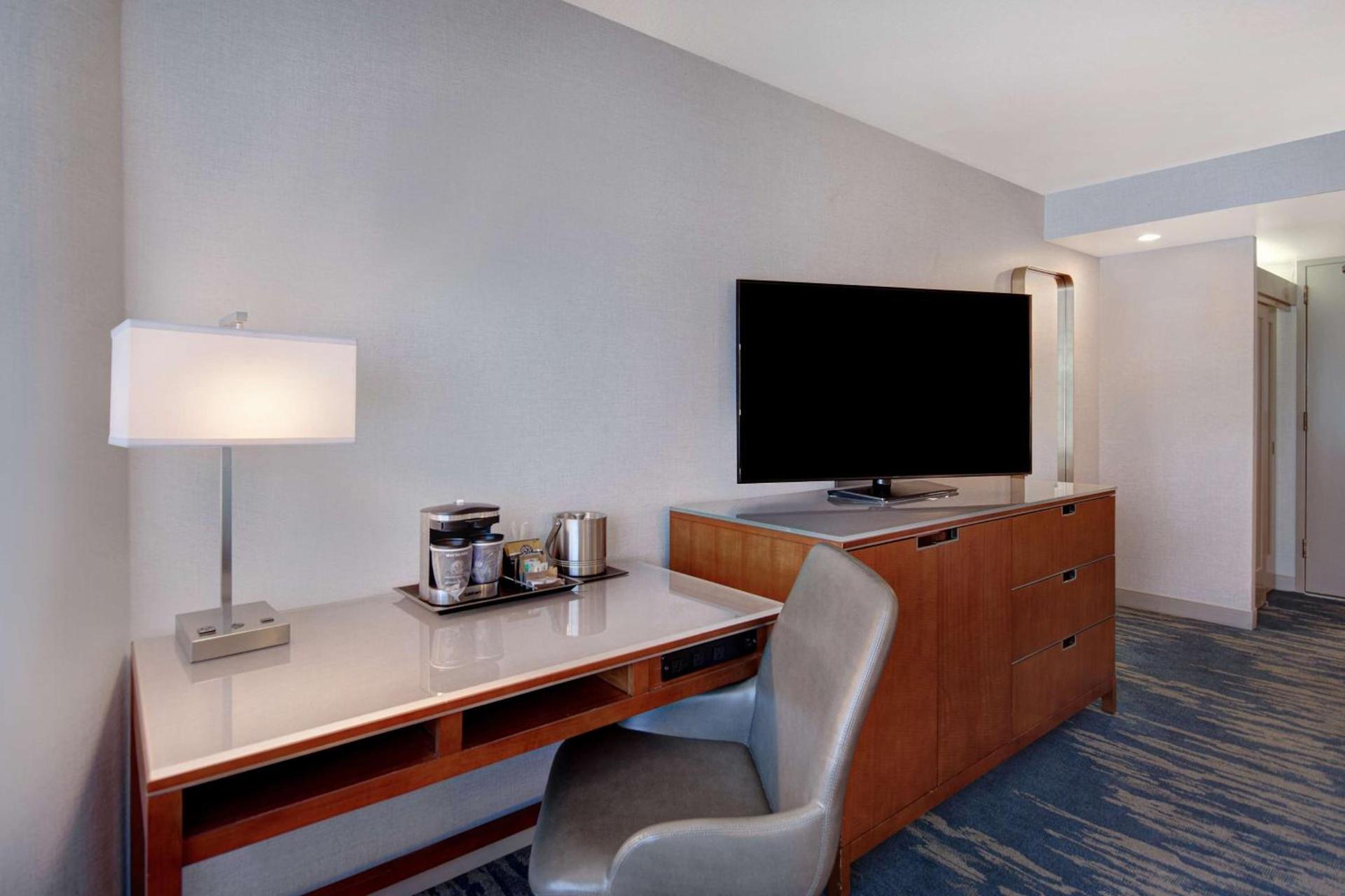 DoubleTree by Hilton LAX - El Segundo photo 13