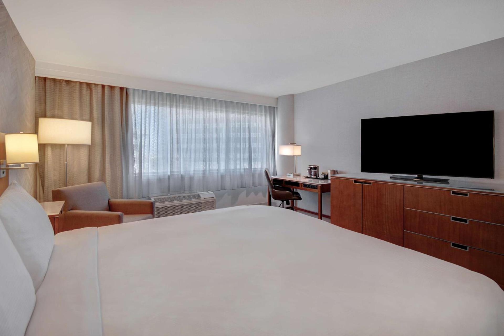 DoubleTree by Hilton LAX - El Segundo photo 8