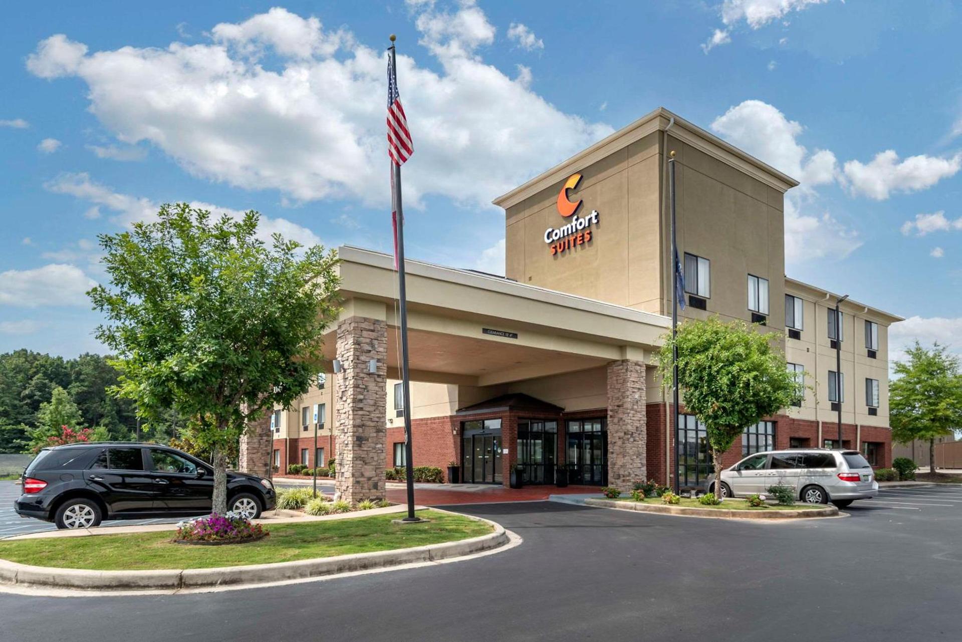 Comfort Suites Pell City near Logan Martin Lake photo 4