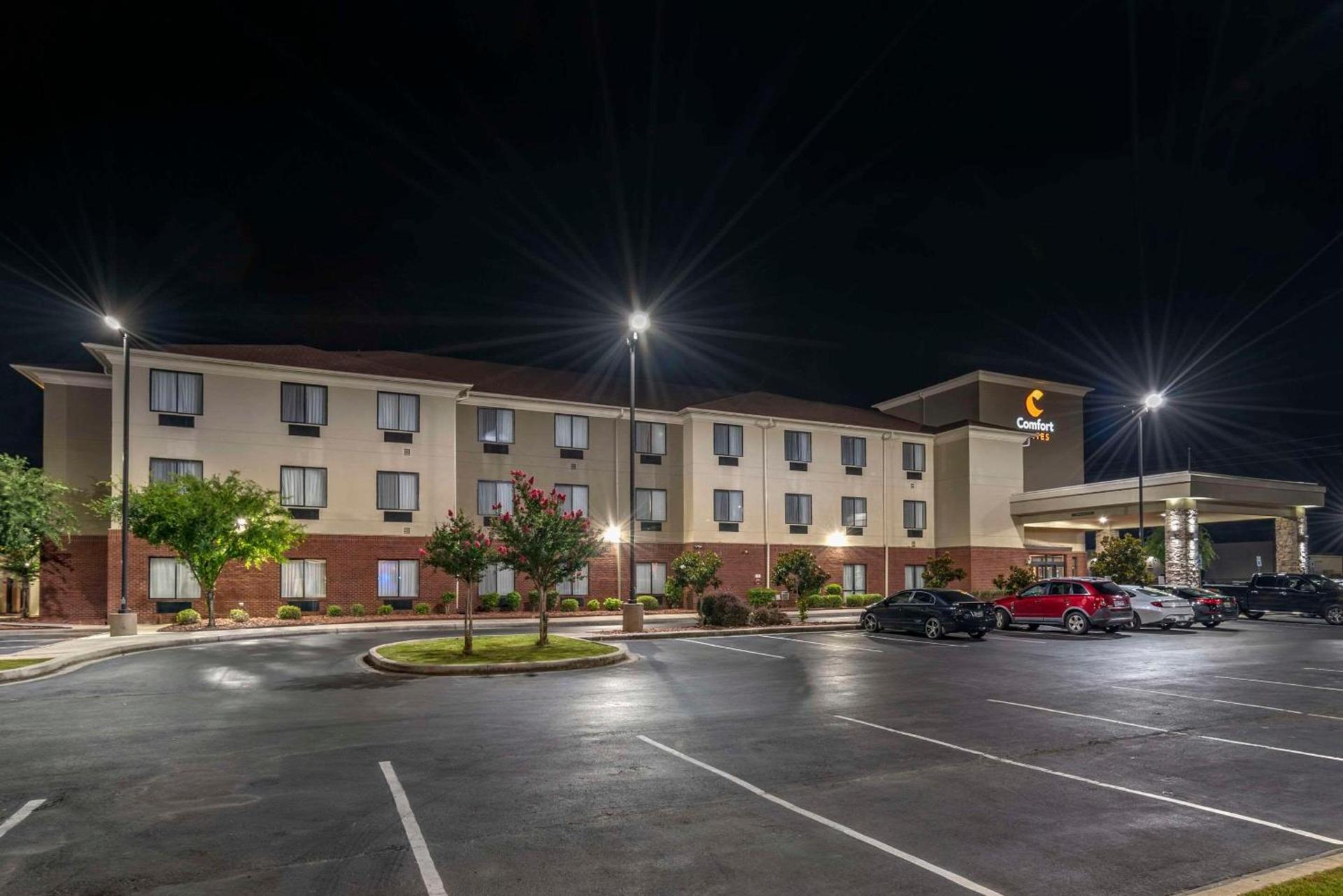 Comfort Suites Pell City near Logan Martin Lake photo 5
