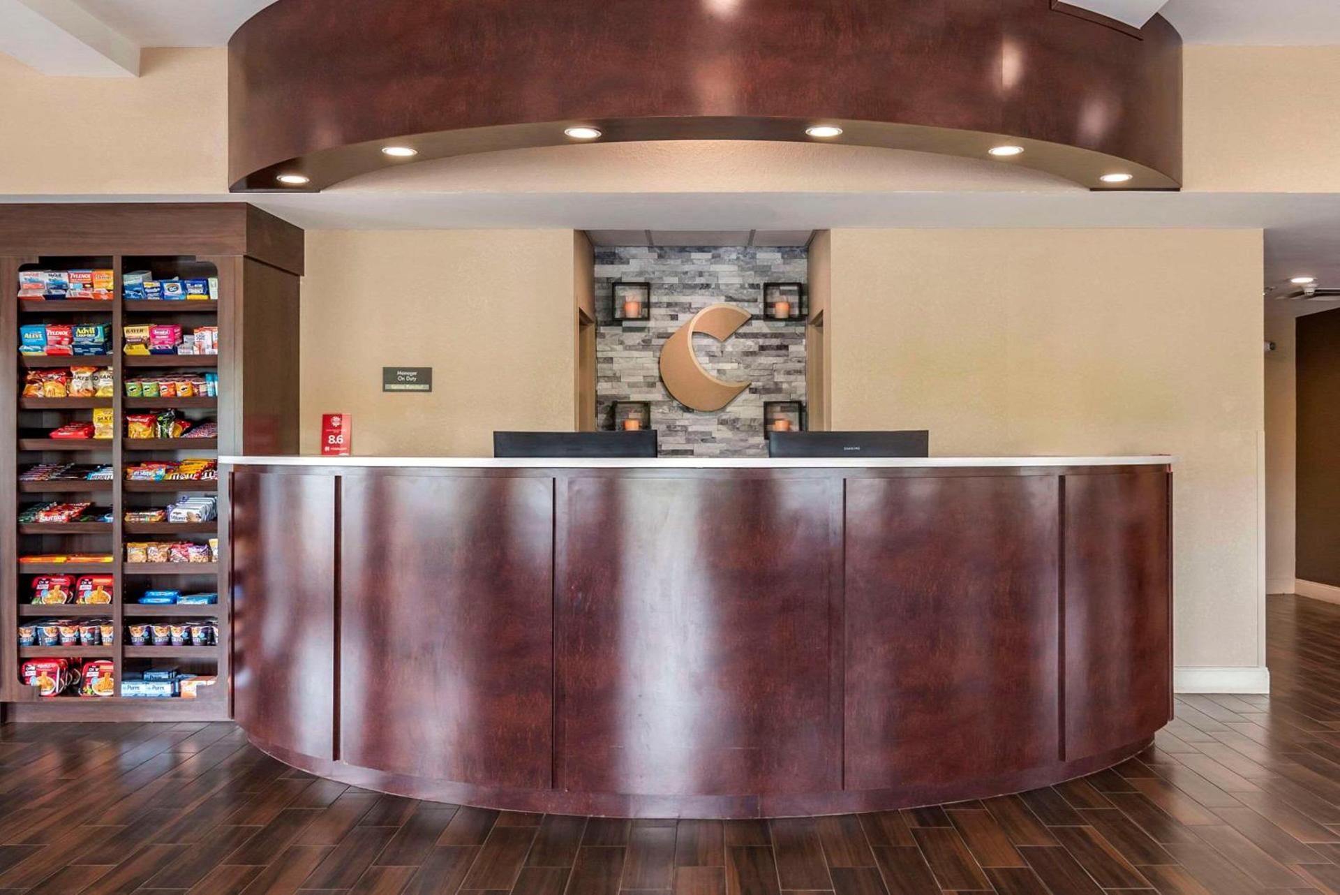 Comfort Suites Pell City near Logan Martin Lake photo 11