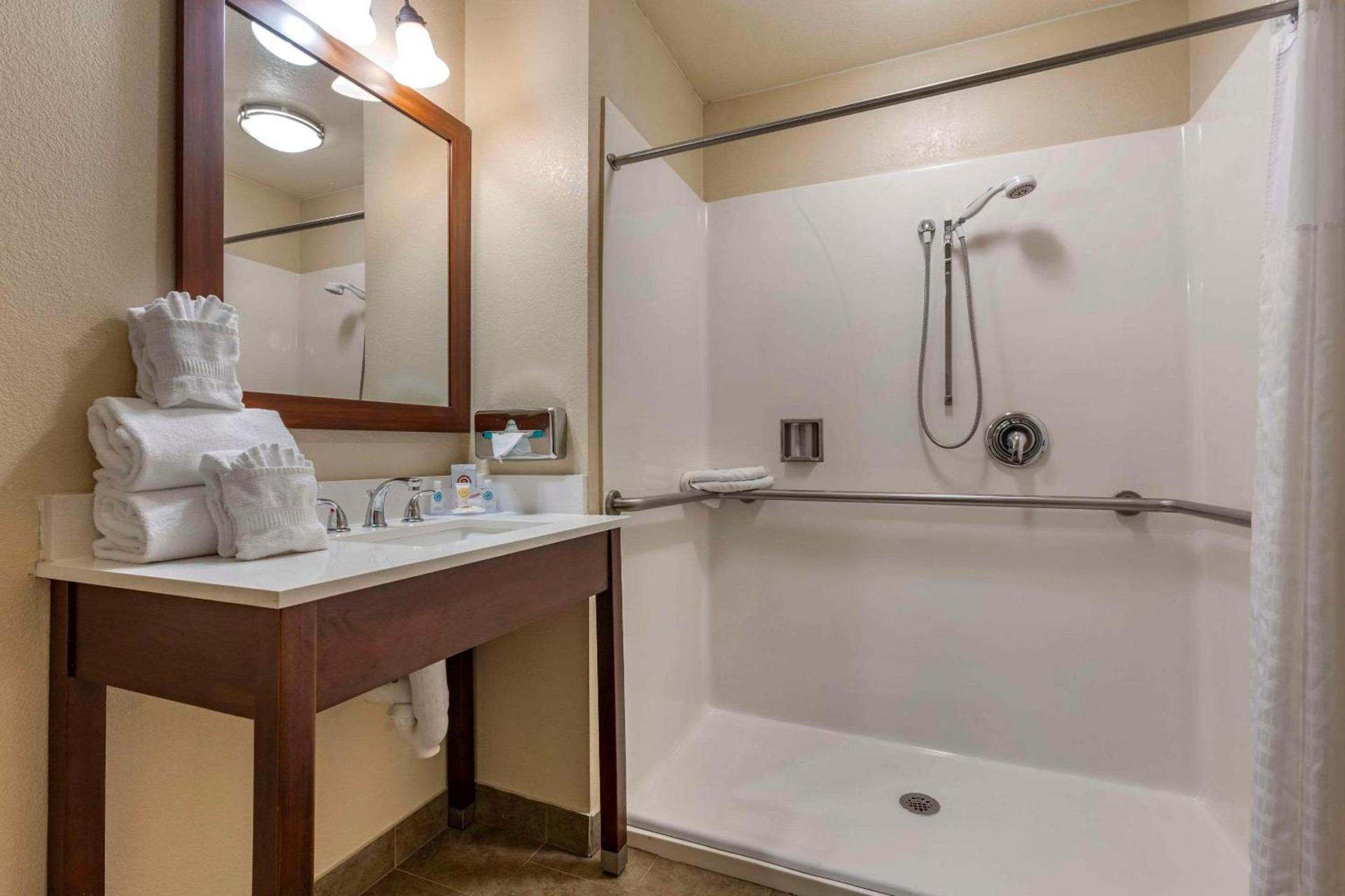 Comfort Inn & Suites Ukiah Mendocino County photo 33