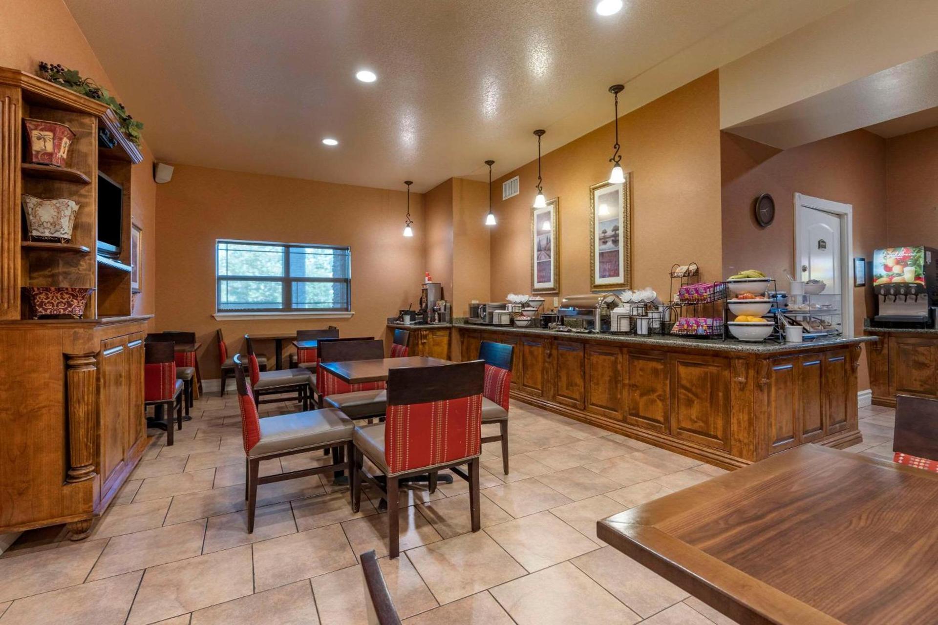 Comfort Inn & Suites Ukiah Mendocino County photo 36