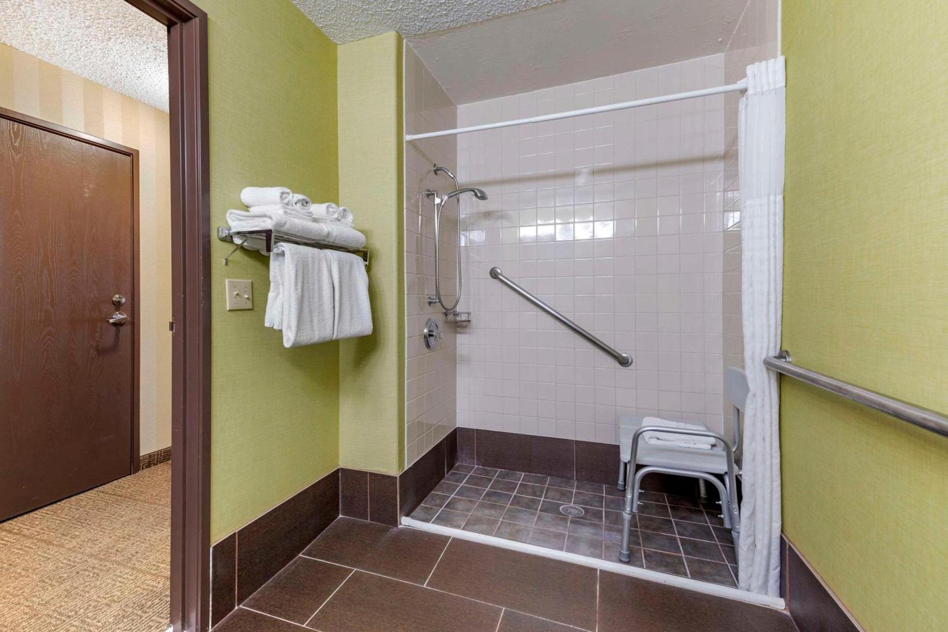 Comfort Suites Highlands Ranch Denver Tech Center Area photo 11